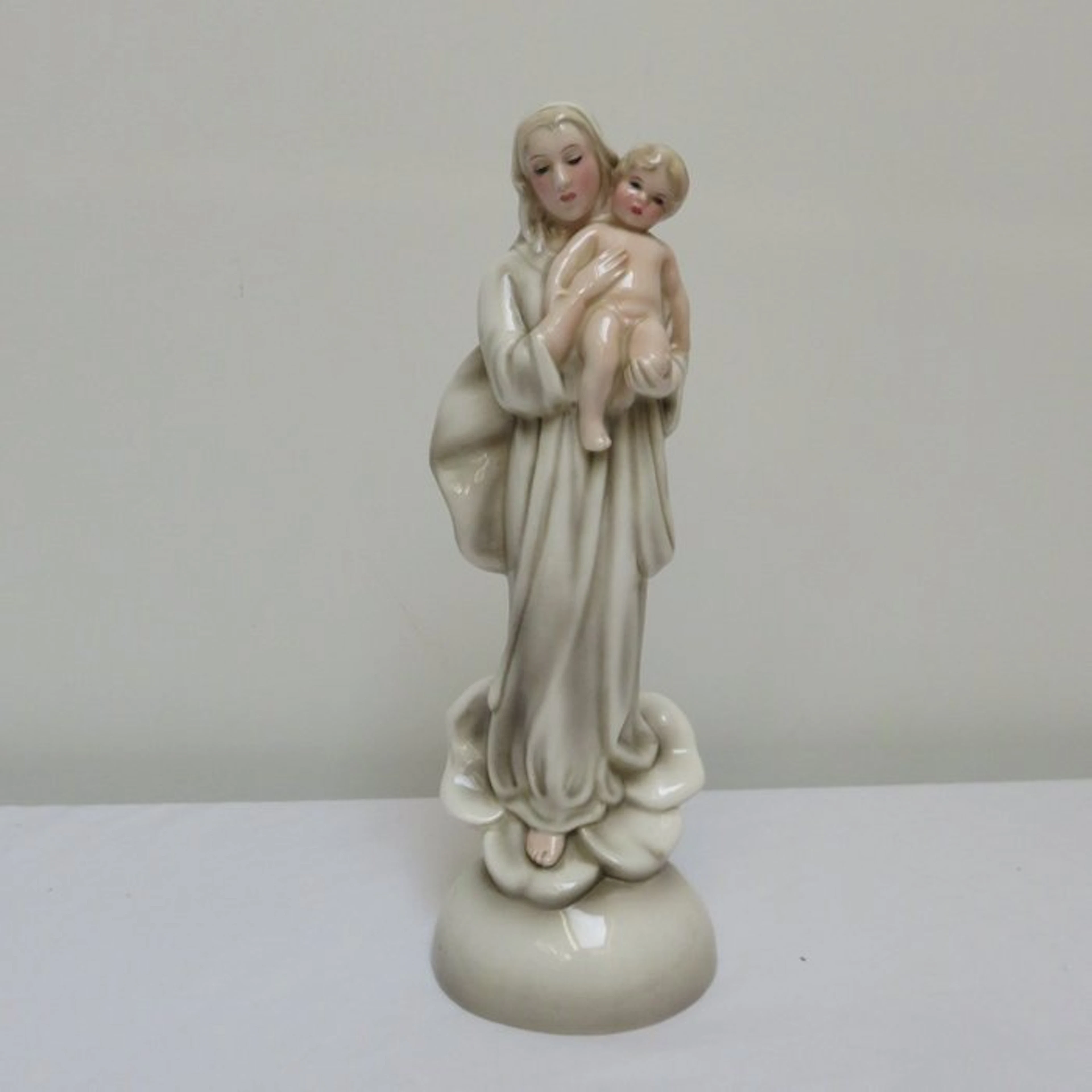 Goldscheider - Model 6694 - Statue, Madonna met Kind - 30 cm - Porcelain