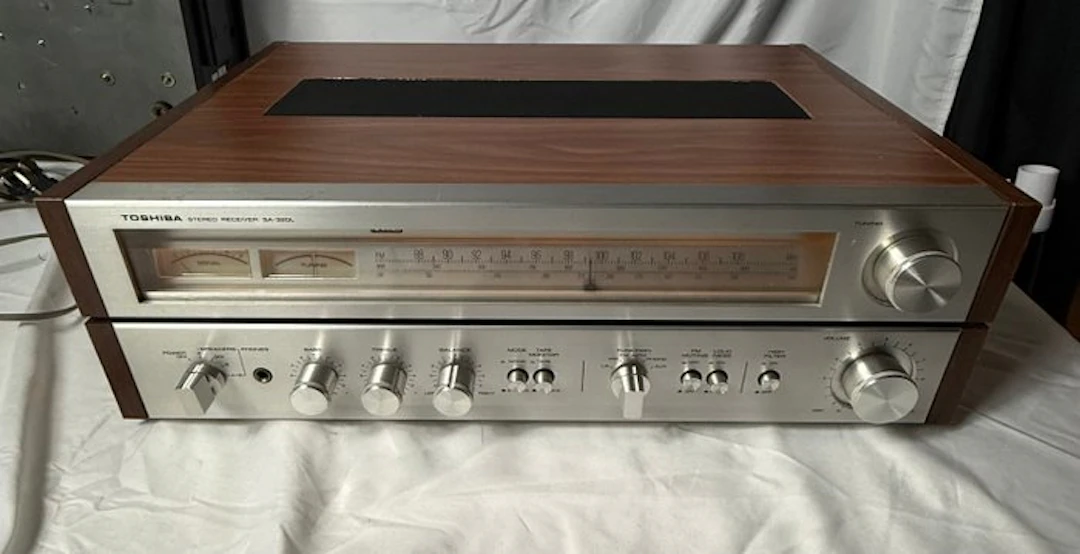 Toshiba - SA-320L Solid state stereo receiver