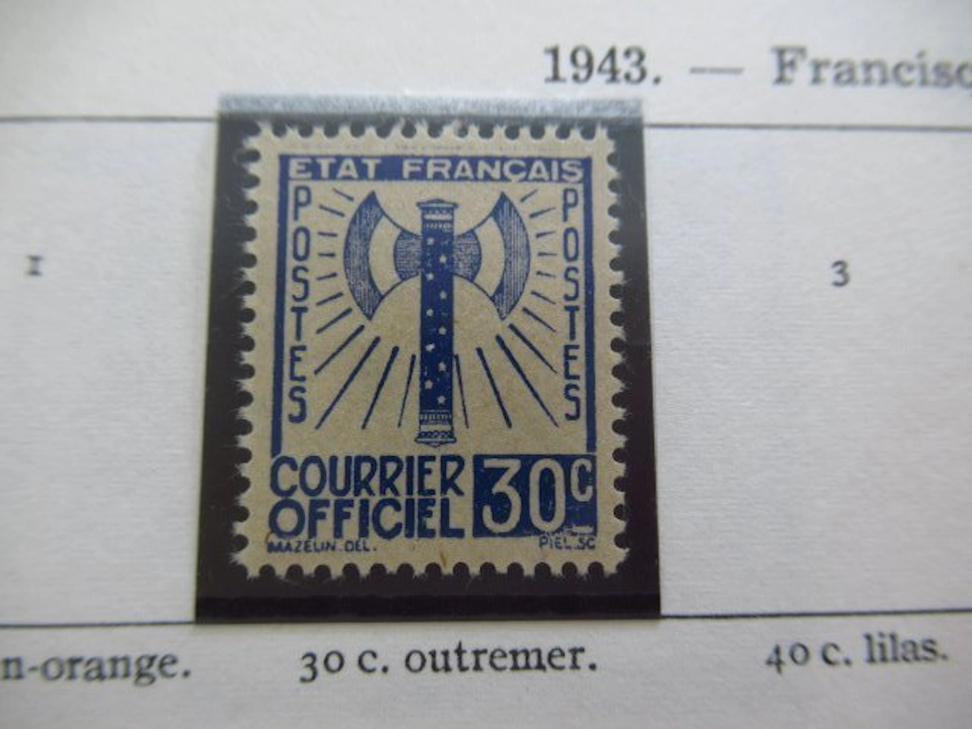 France 1943/2005 - Service stamps, nearly complete stamp collection.