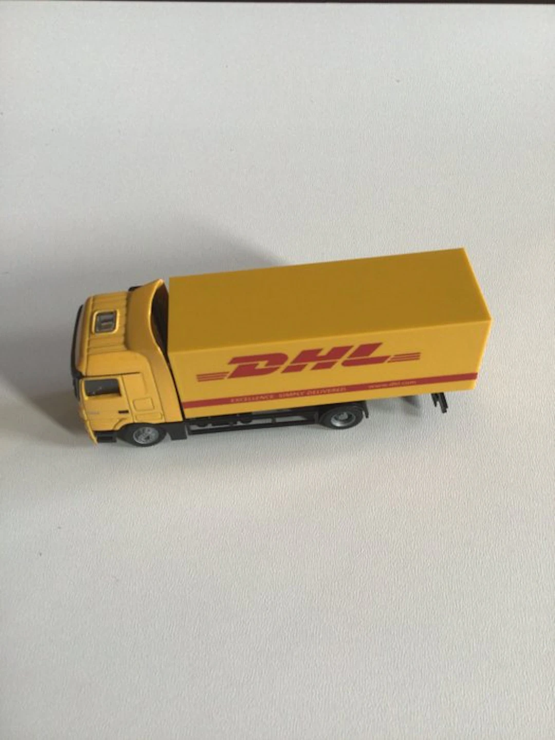 Faller H0 - Model train scenery (1) - Faller DHL truck from starter set 161607.