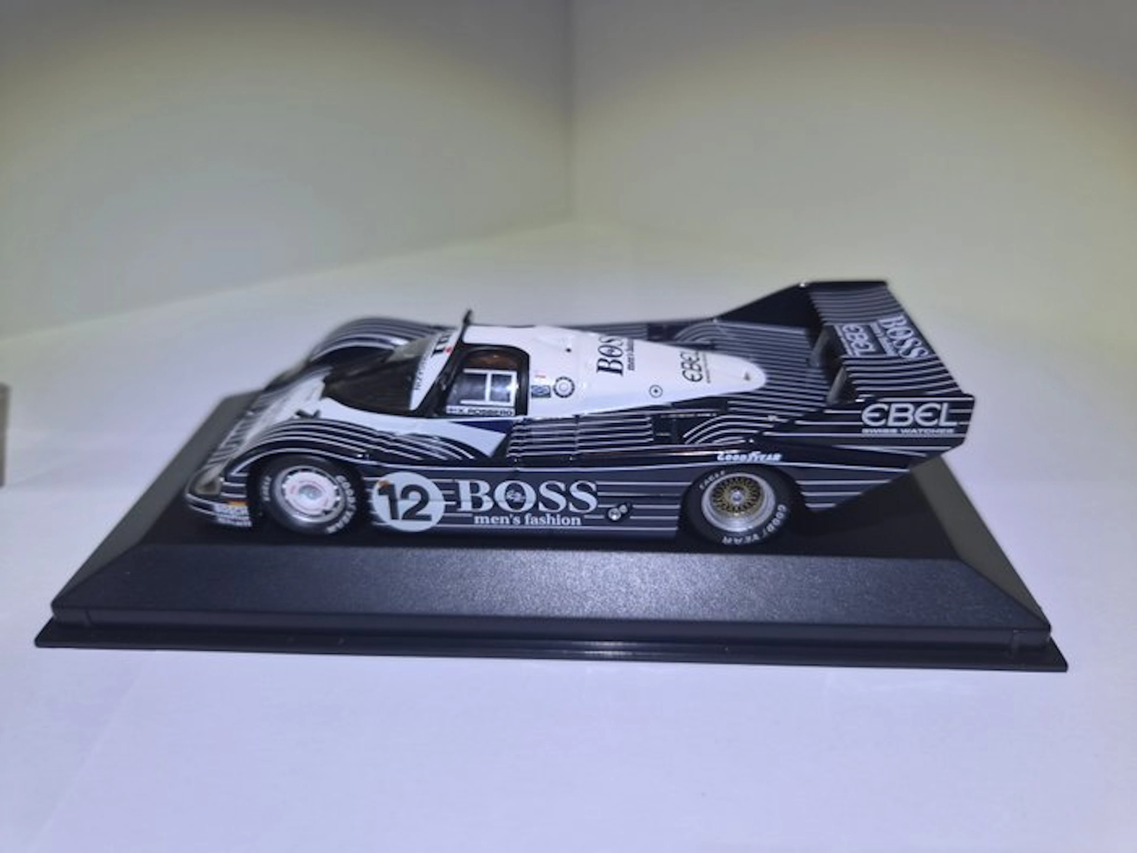 MiniChamps 1:43 - Model car - Porsche 956 K - Le Mans