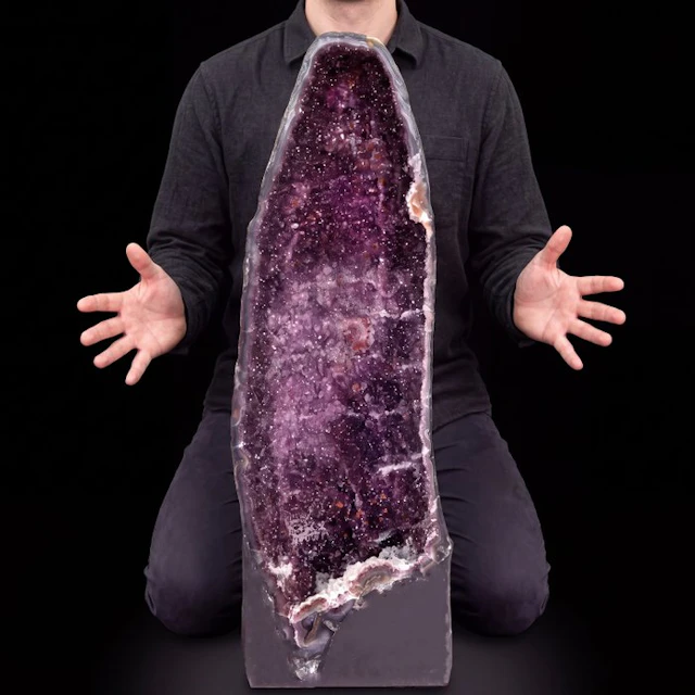 Vivid Amethyst - 71x24x24 cm - Cathedral Geode- 32 kg