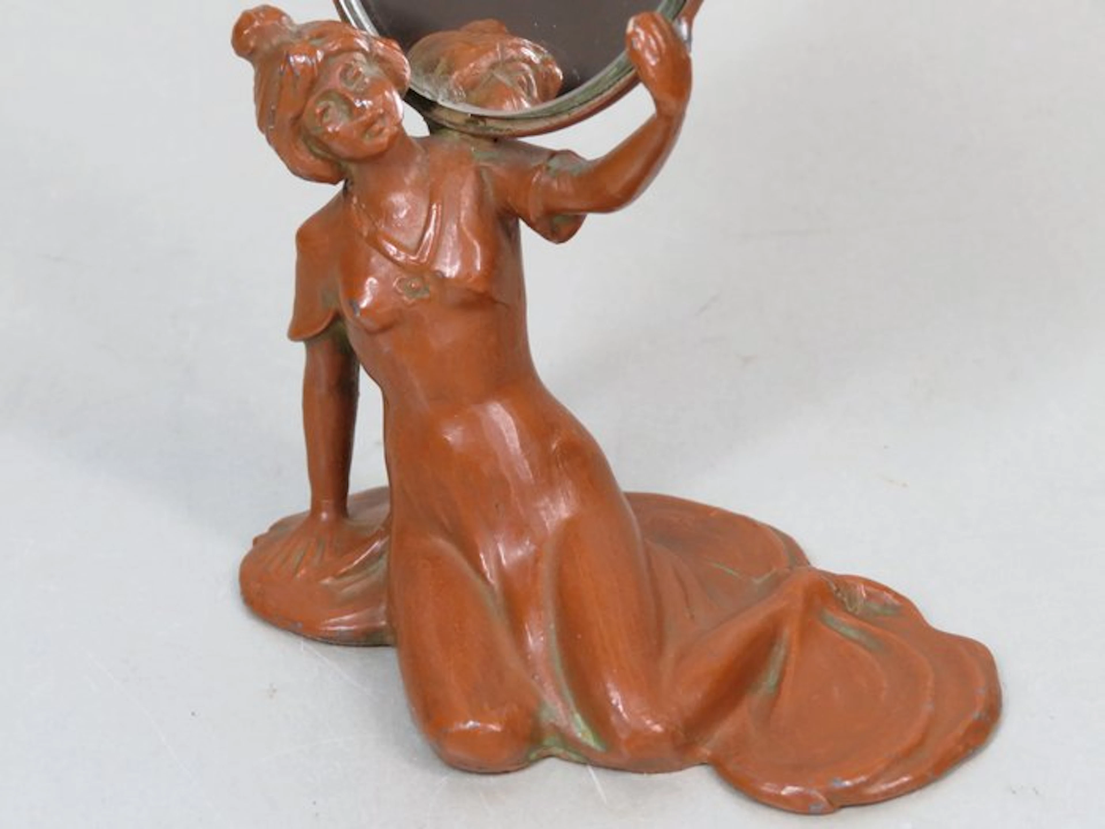 Dame met spiegel - Mirror - Alloy