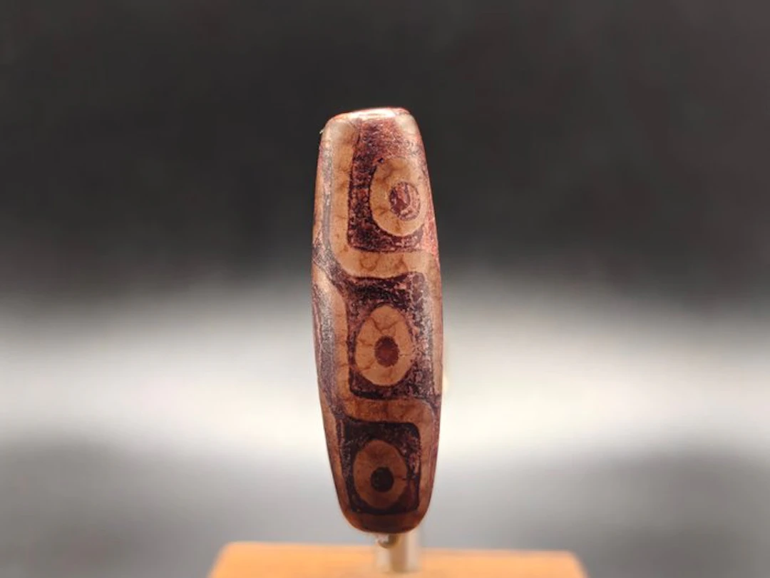 Very Old Tibetan Pink Agate 9 Eyes Dzi - For Health