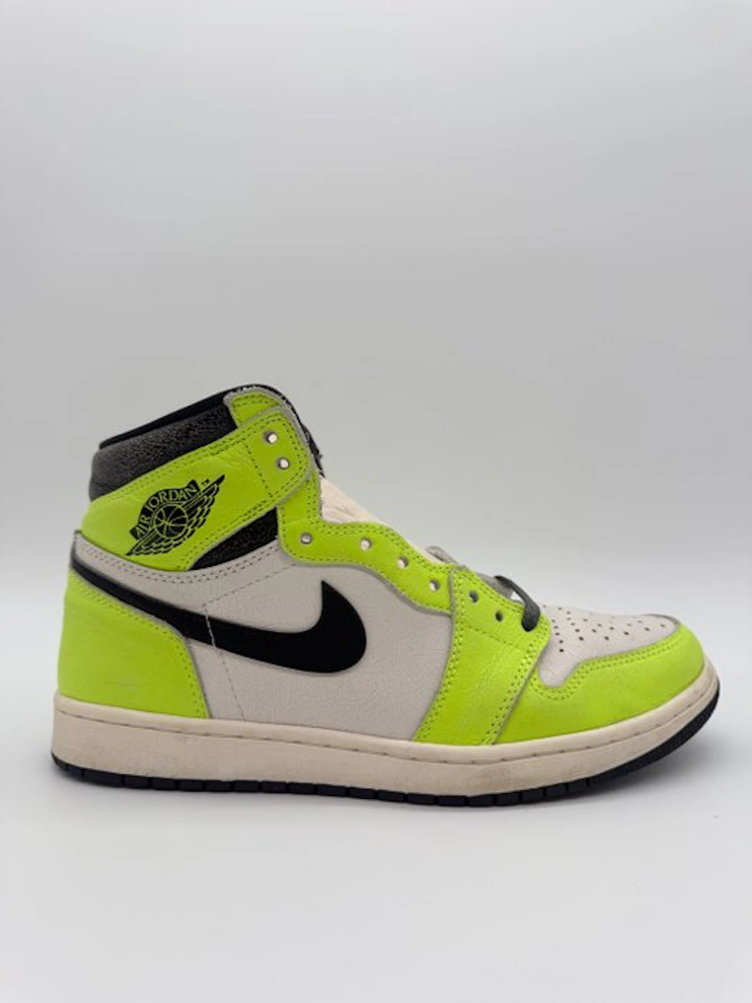Nike - Jordan 1 Retro High OG Visionaire - Sneakers - Size: EU 44
