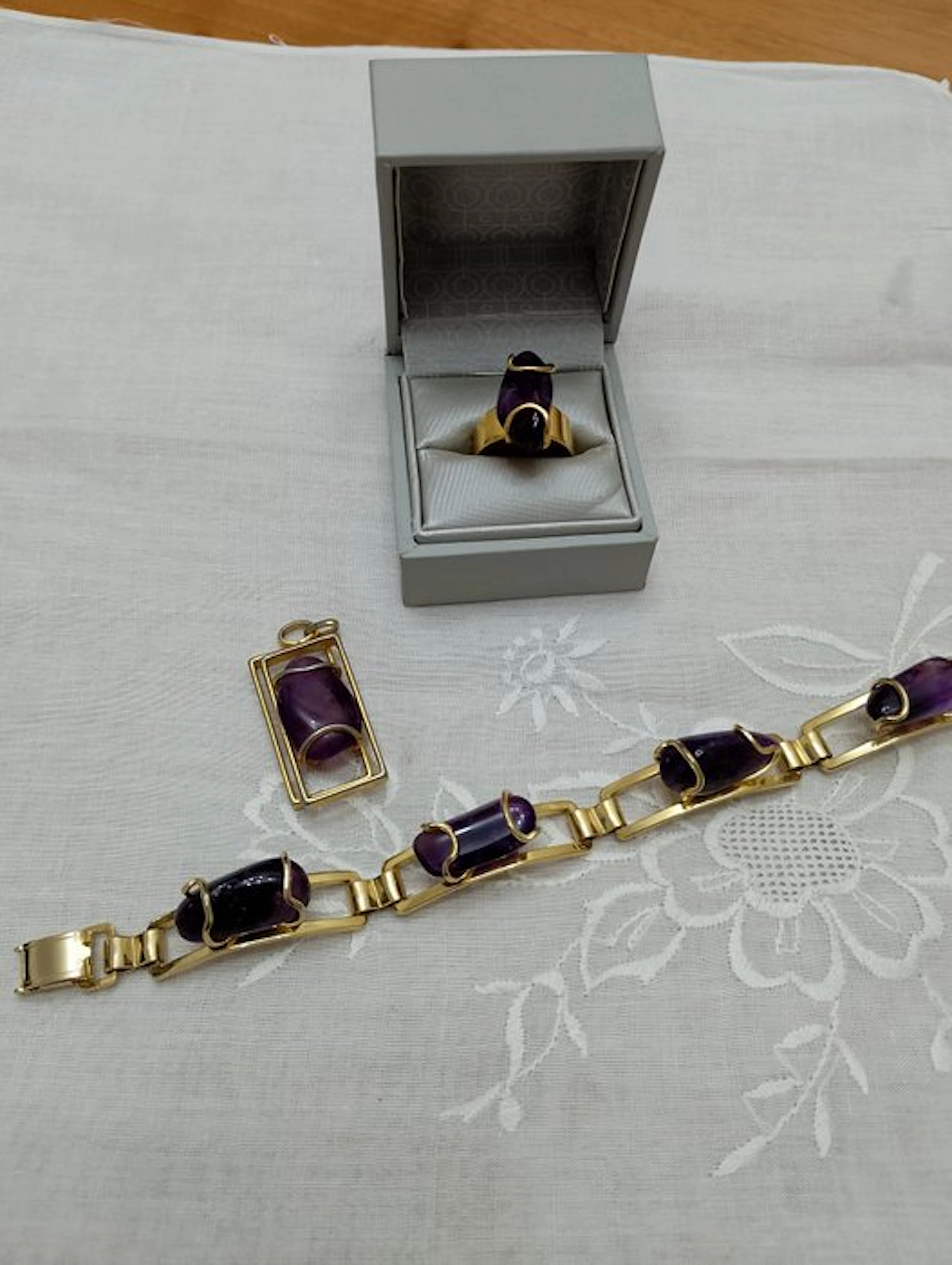 Amethyst Lot of various items - Height: 1 cm - Width: 20 cm- 38 g - (3)