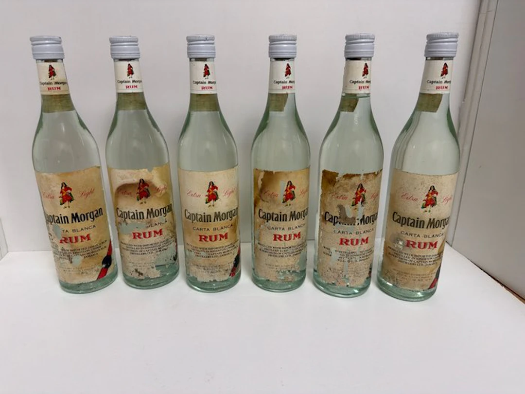 Captain Morgan - Carta Blanca - b. 1980s, 1970s - 0.75 Ltr