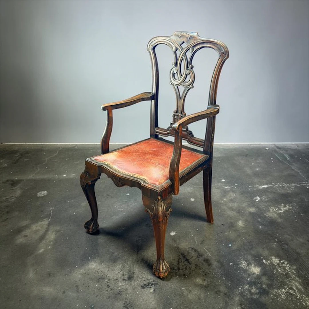 Thomas Chippendale - Armchair - Wood, Leather - Hand-carved