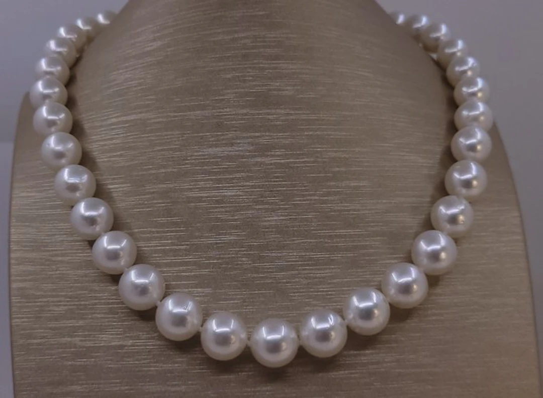 Necklace PSL Certified Round South Sea Pearls - 10.0x11.9mm