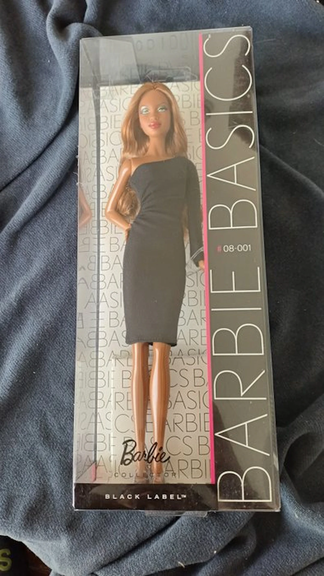 Mattel - Barbie doll 2009 Basics Model no 08 Collection 001 Doll r9926