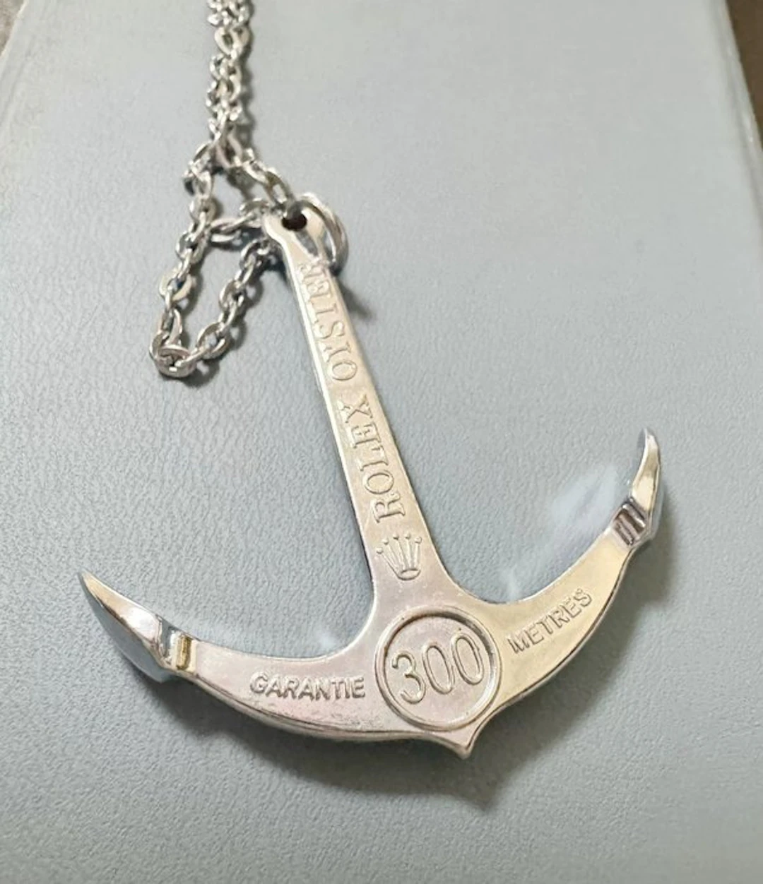 Rolex - Anchor pendant engraved ROLEX OYSTER 300 METRES