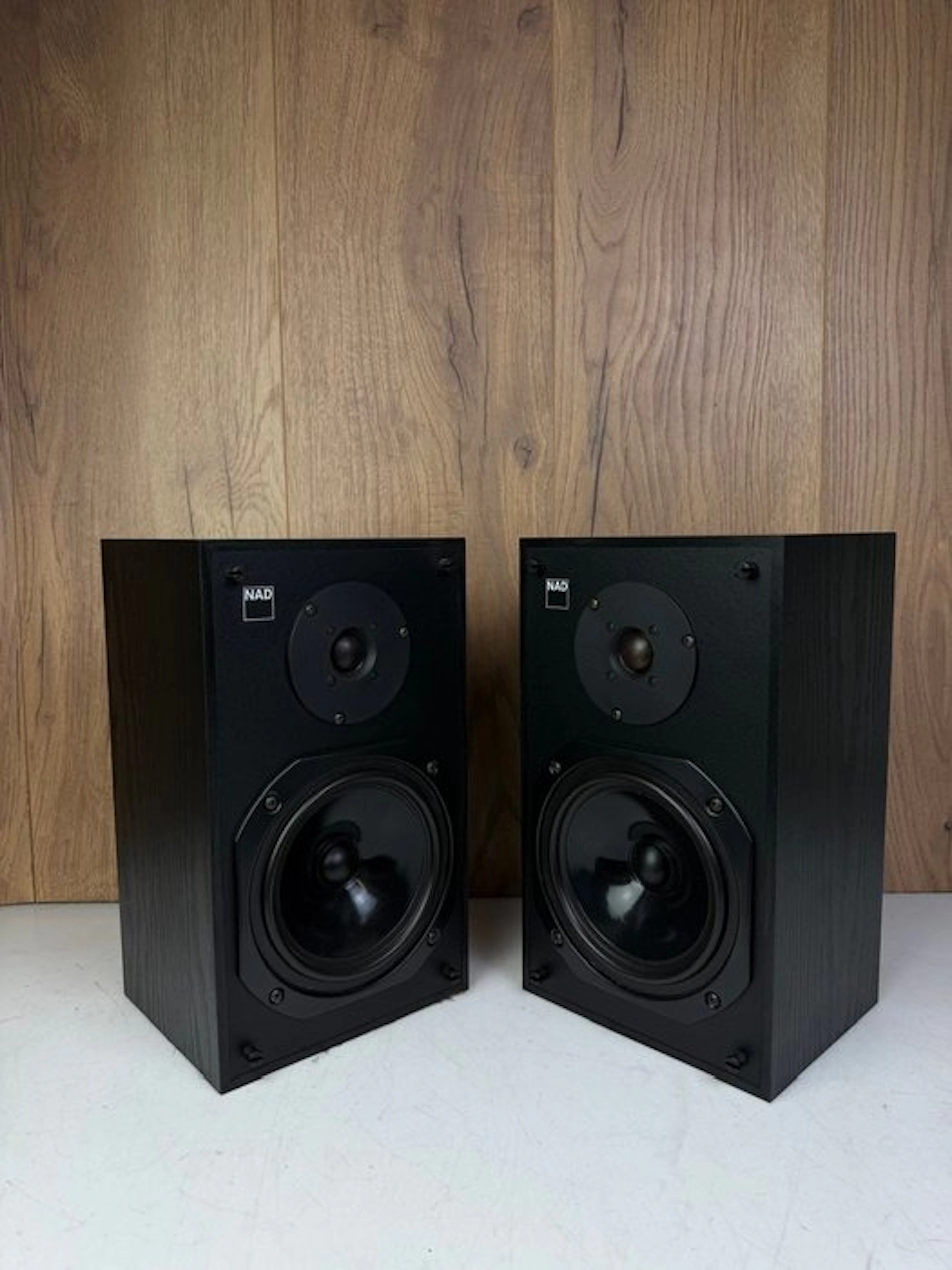 NAD - 8225 Speaker set