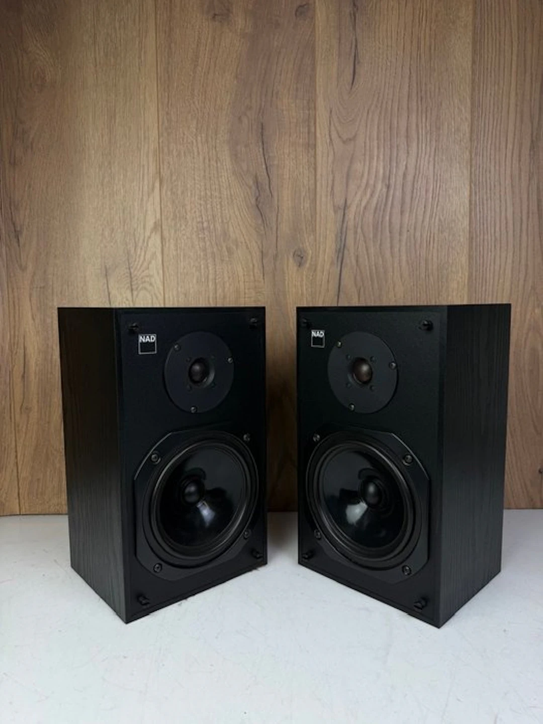 NAD - 8225 Speaker set