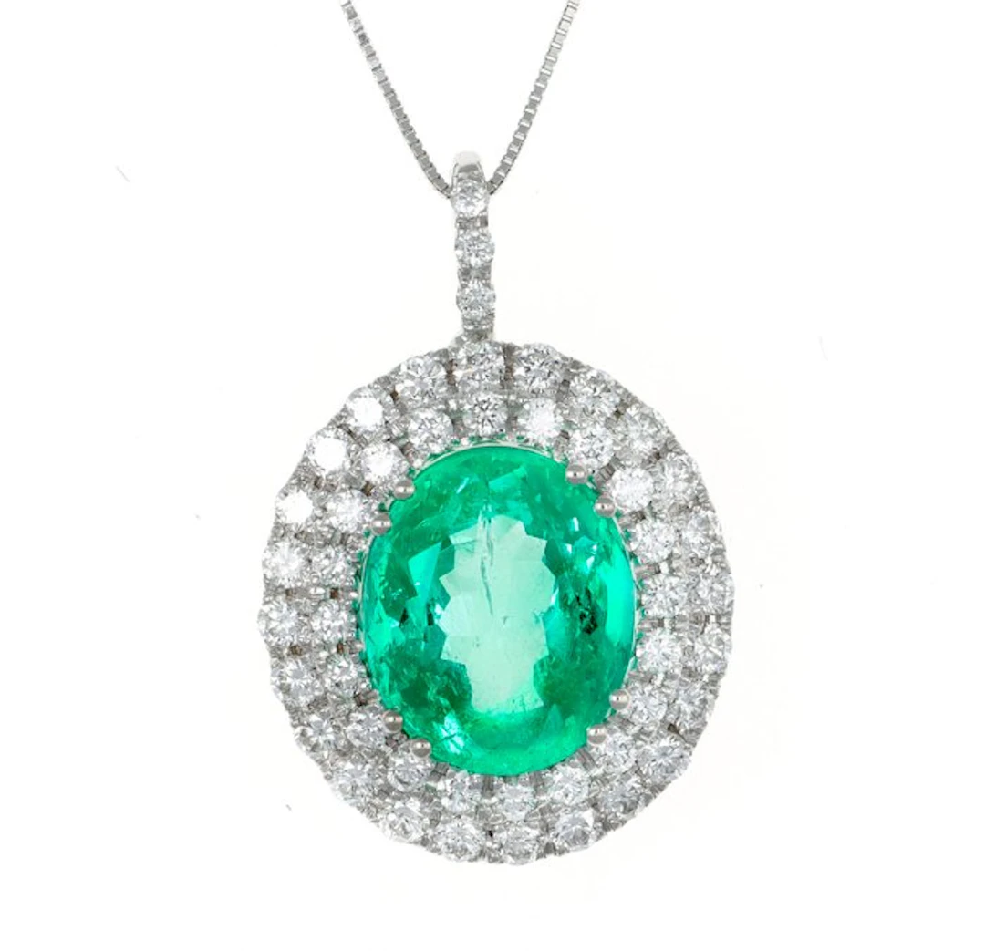 Necklace with pendant - 18 kt. White gold - 2.97ct. tw. Emerald - Diamond