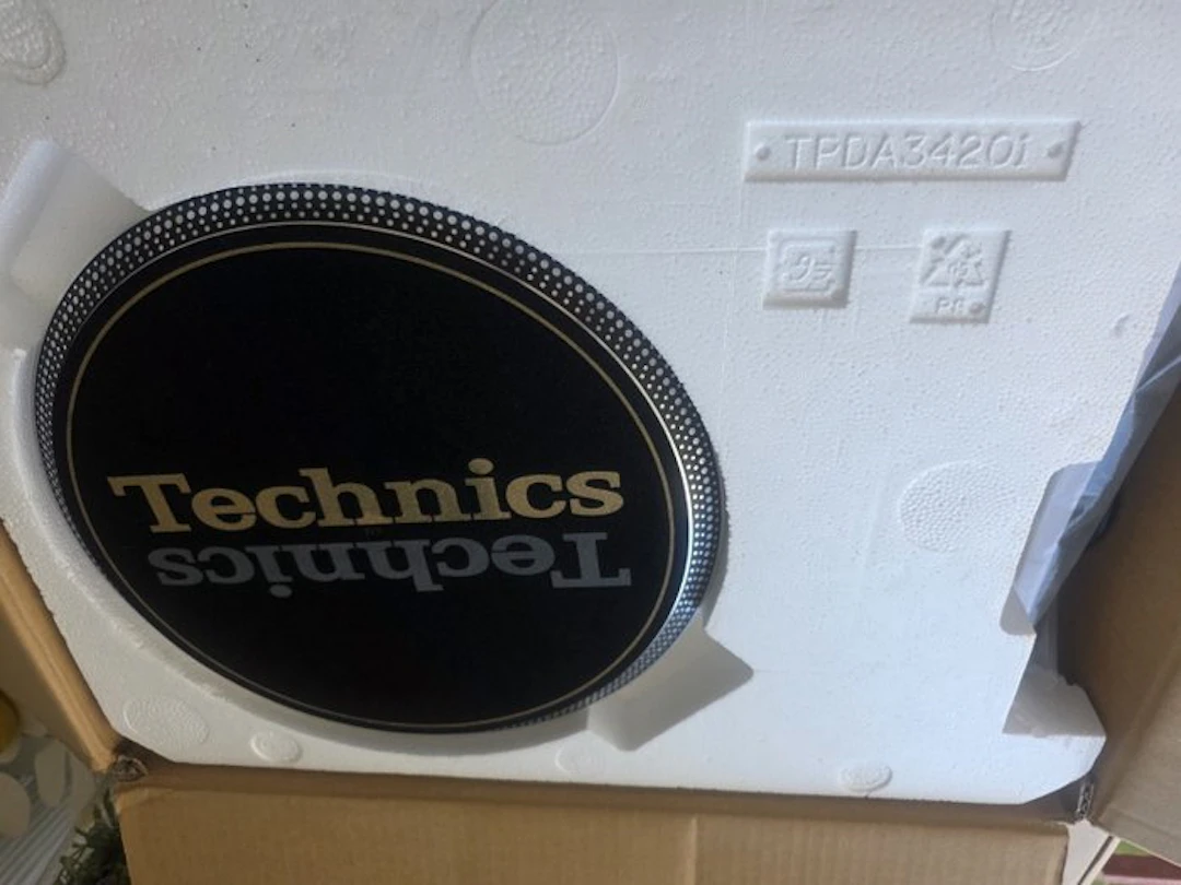 Technics - SL-1200M7LEK Turntable