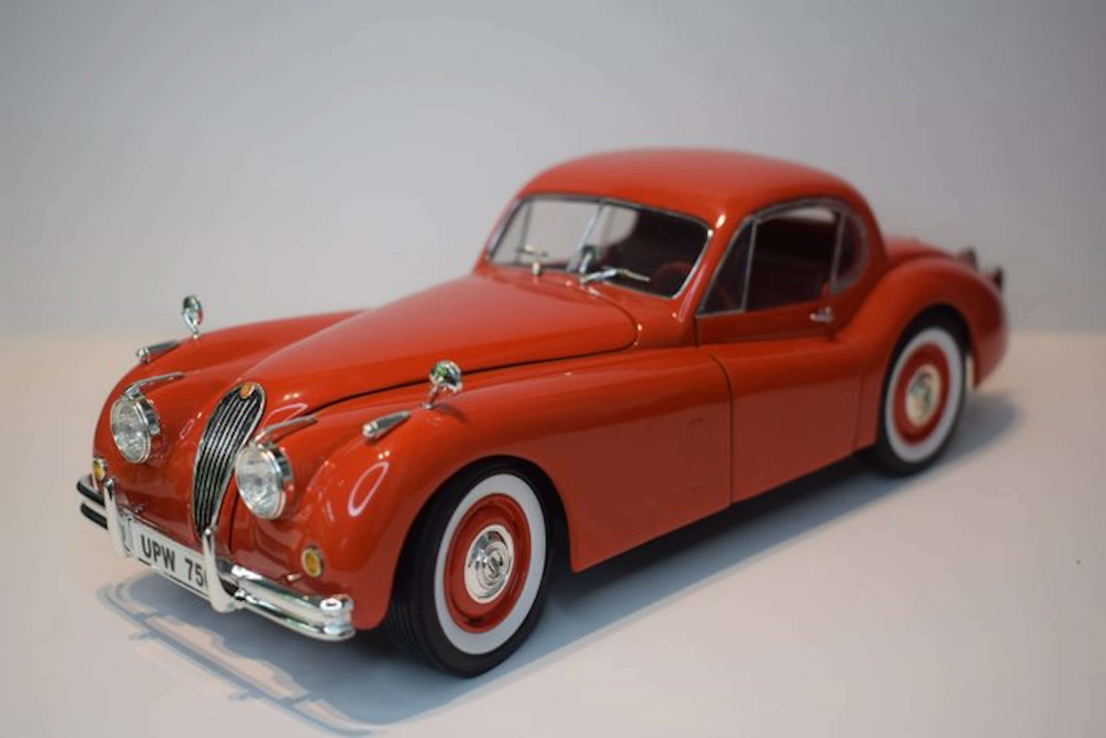Signature Models 1:18 - Model car - Jaguar XK 120