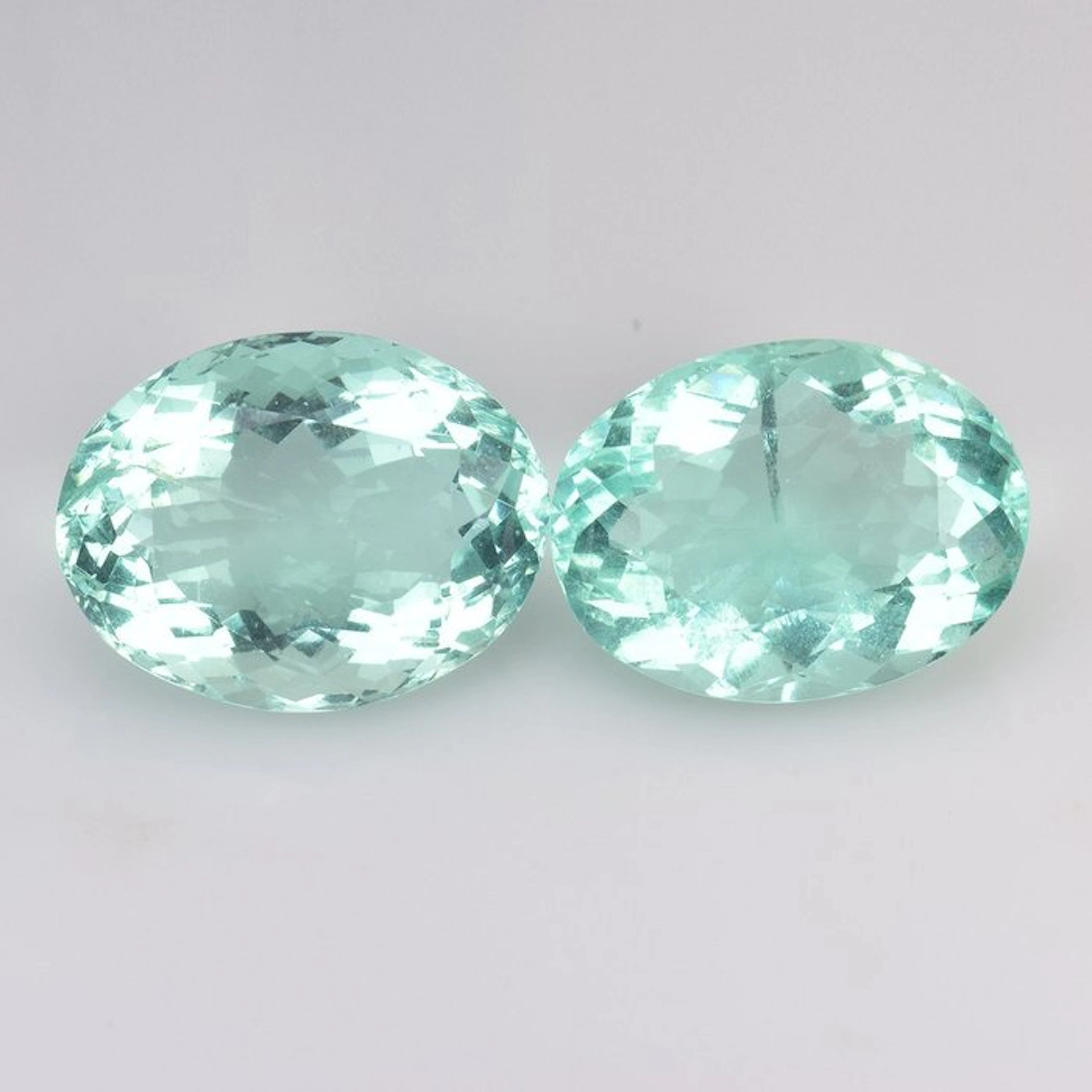 No reserve price - 2 pcs Green