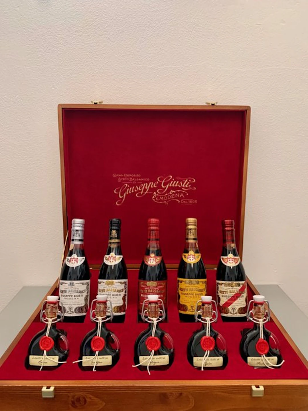 Giuseppe Giusti - Balsamic vinegar - 10 - bottles(5x250ml, 5x40ml)