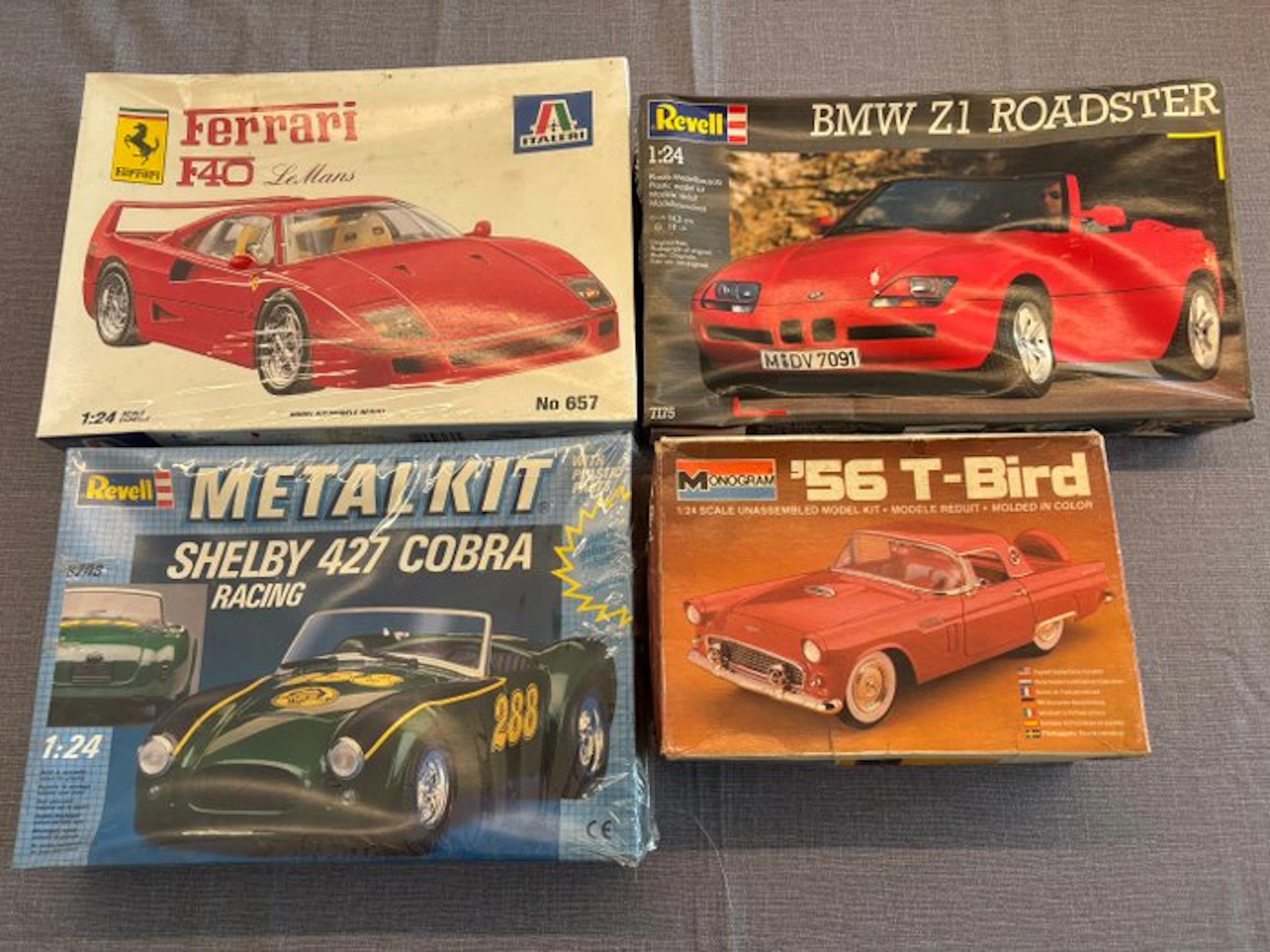 Revell, Monogram, Italeri 1:24 - Model kit (4) - Mix of vintage kits.