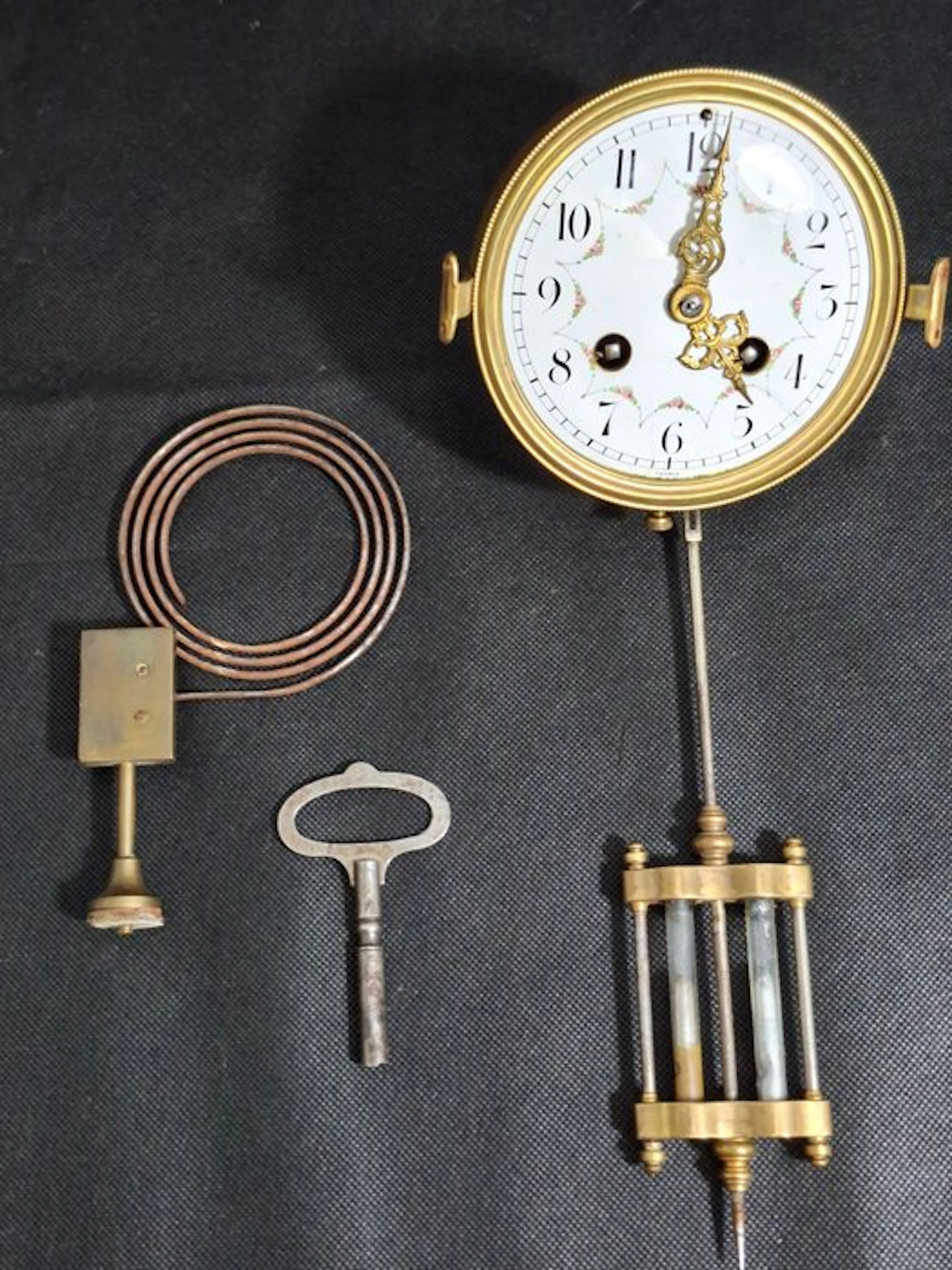 Clock - Brass - 1850-1900 - Watch movements with Kwikslinger.