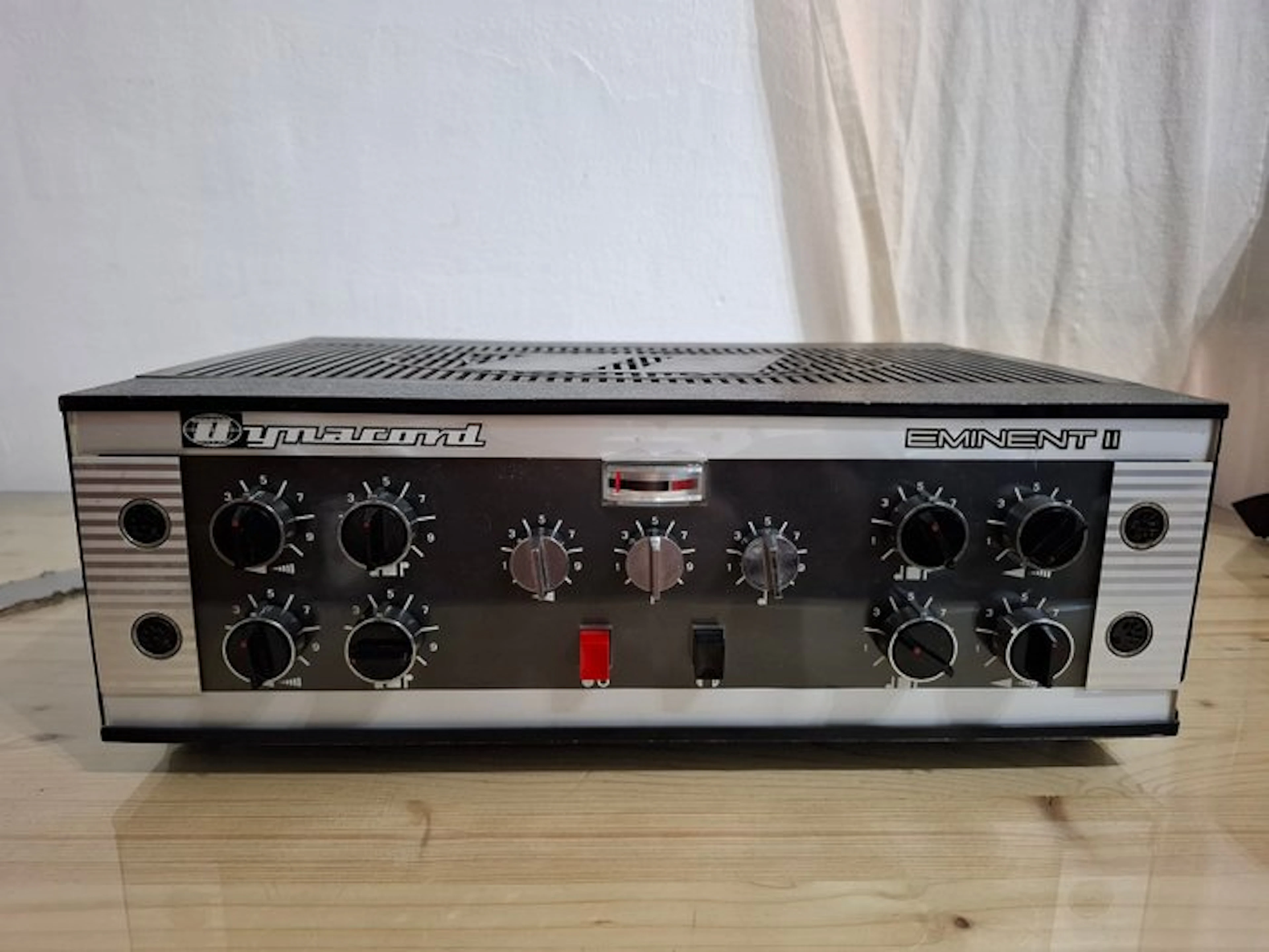tri - Number of items: 1 - Guitar tube amplifier - Germany - 1970