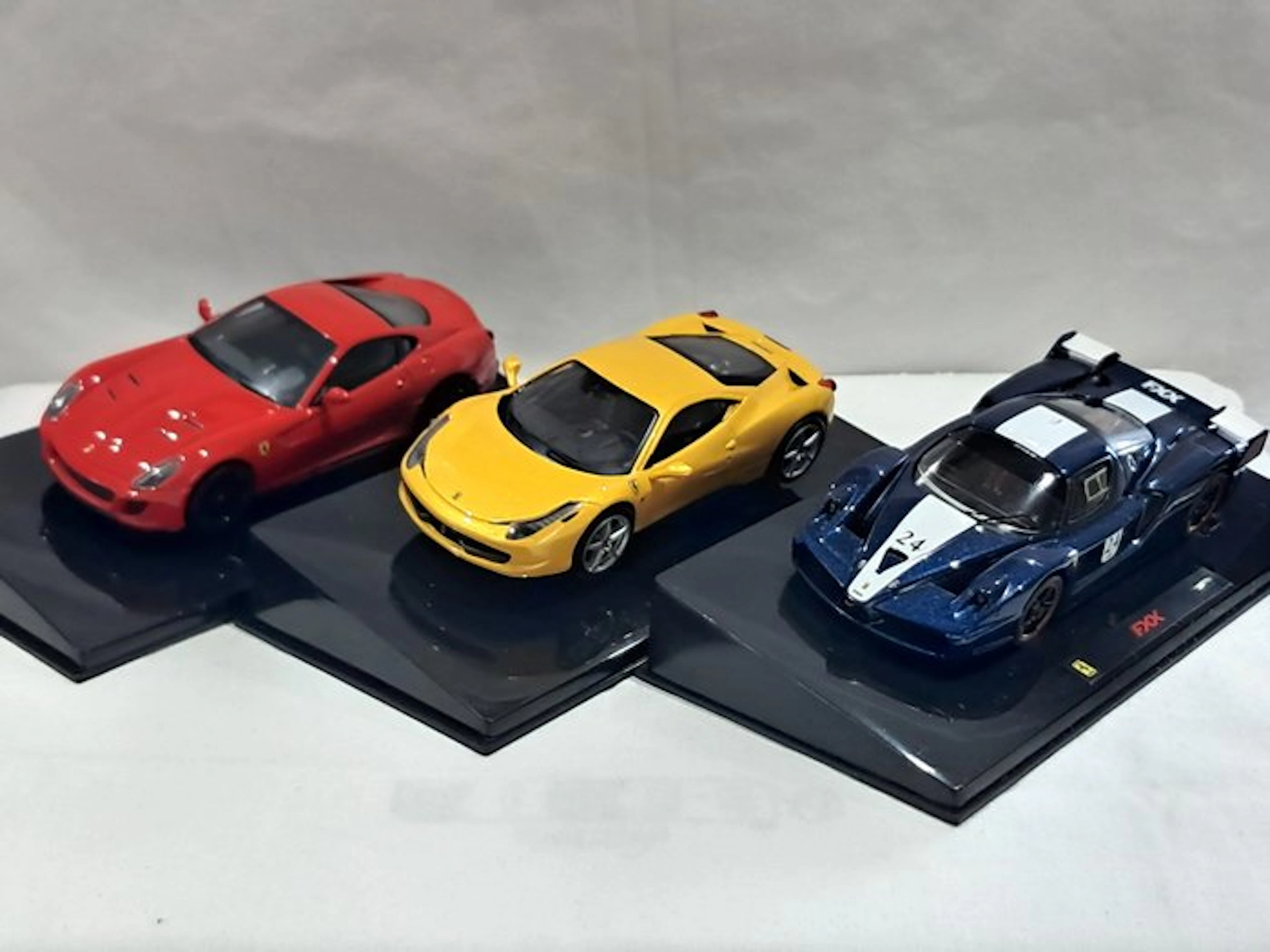 Hot Wheels 1:43 - Model sports car (3) - 599 GTO / 458 Italia / FXX - ELITE