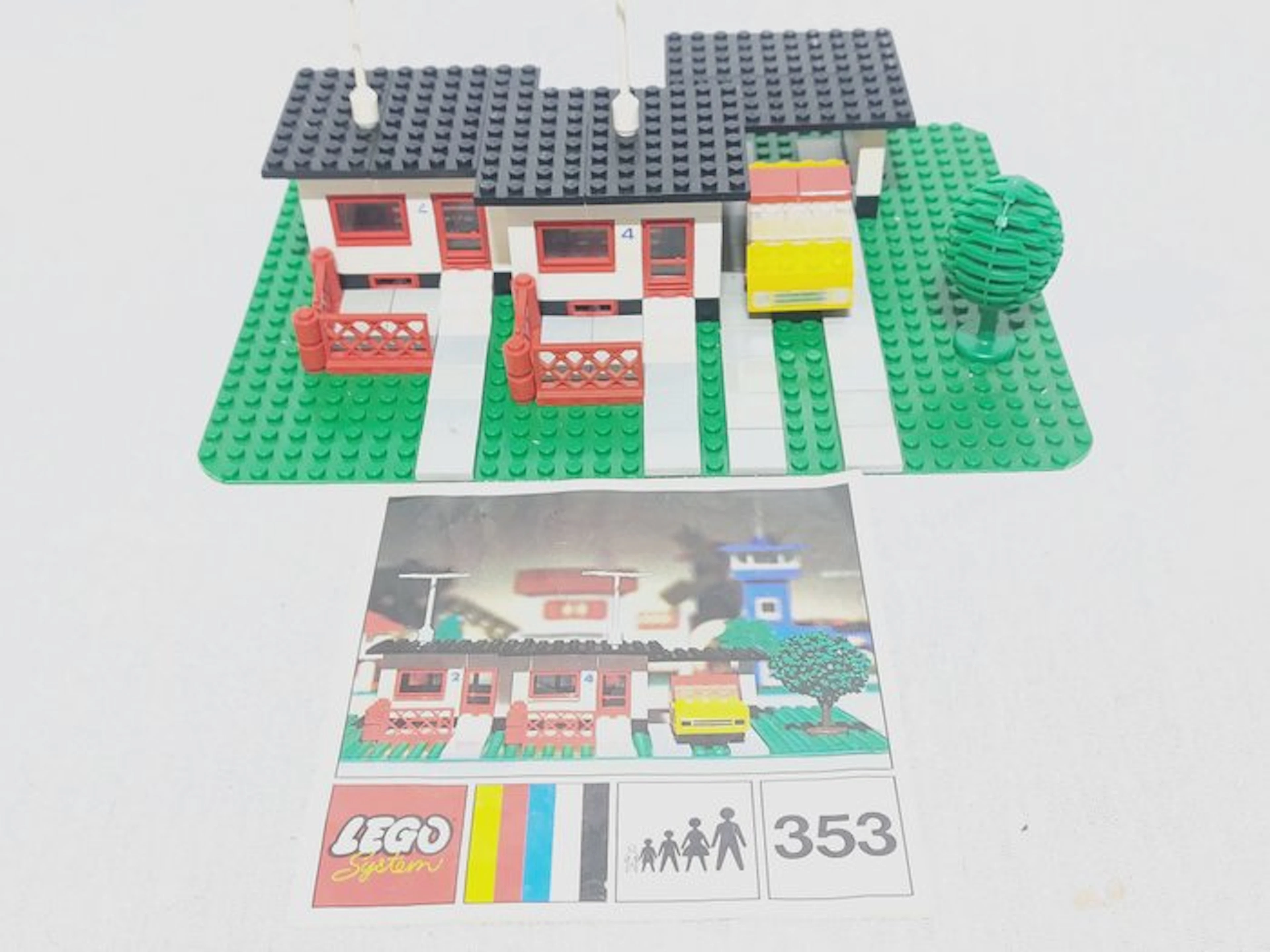LEGO Set - 353 - Classic Town