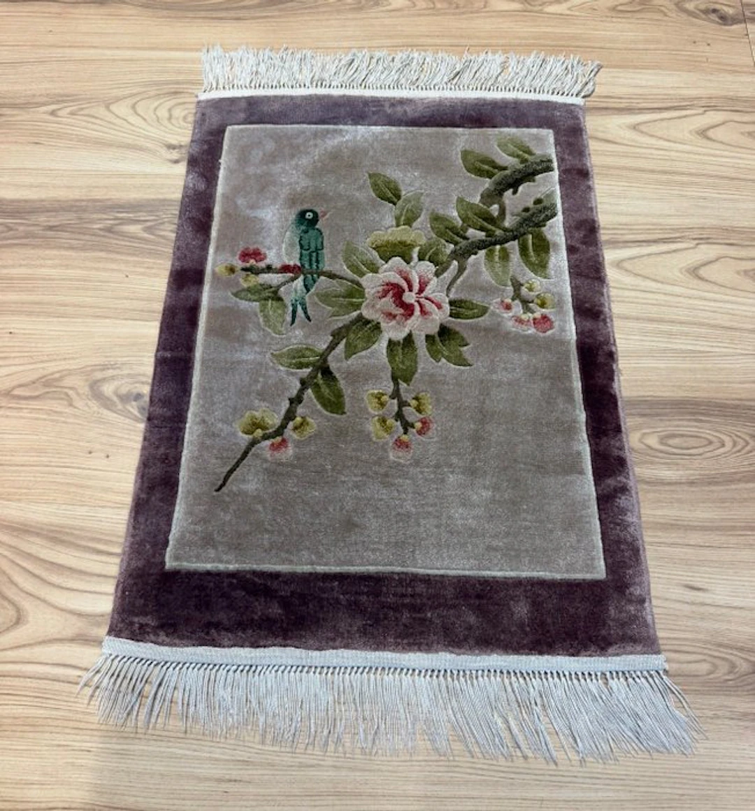 China - Rug - 0.76 m - 0.46 m - Asia Silk Rose Design!