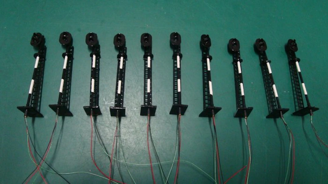 Seinen H0 - Signals (10) - 10 signal lights green/red, on the right - NS