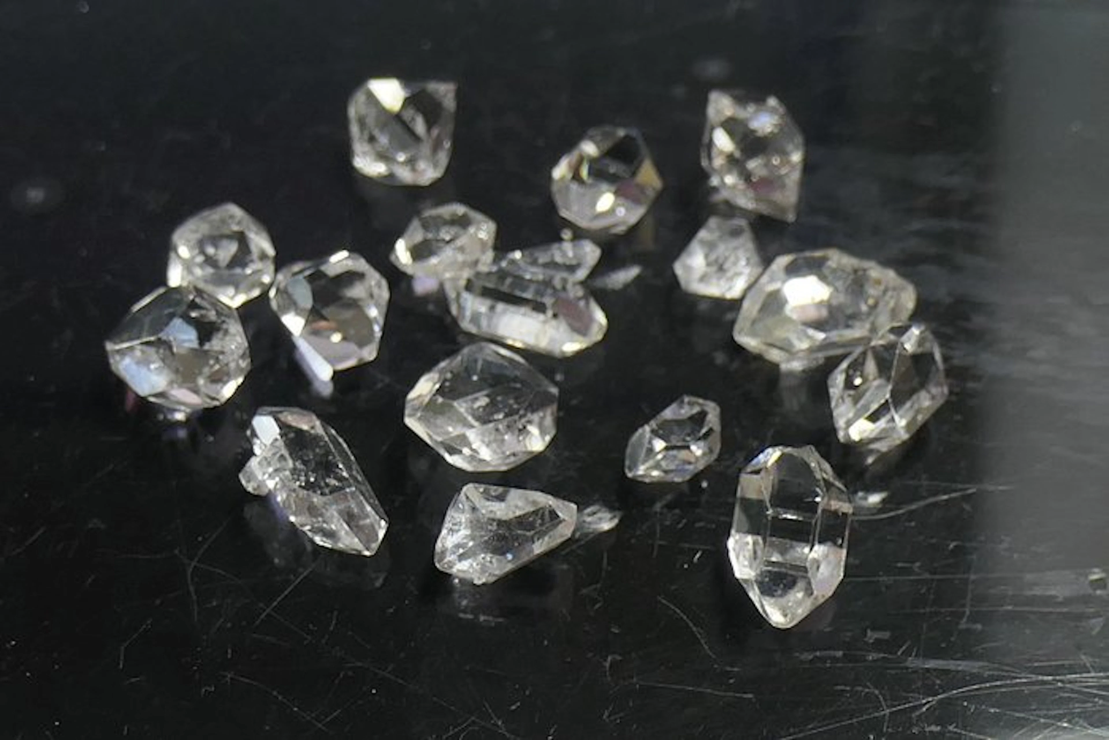 Double-terminated quartz, Herkimer Diamond type Crystals- 4.34 g - (16)