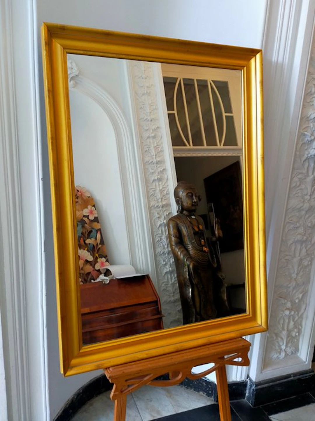 Eleganter Wandspiegel mit vergoldetem Rahmen - Mirror - Wood, mirror glass