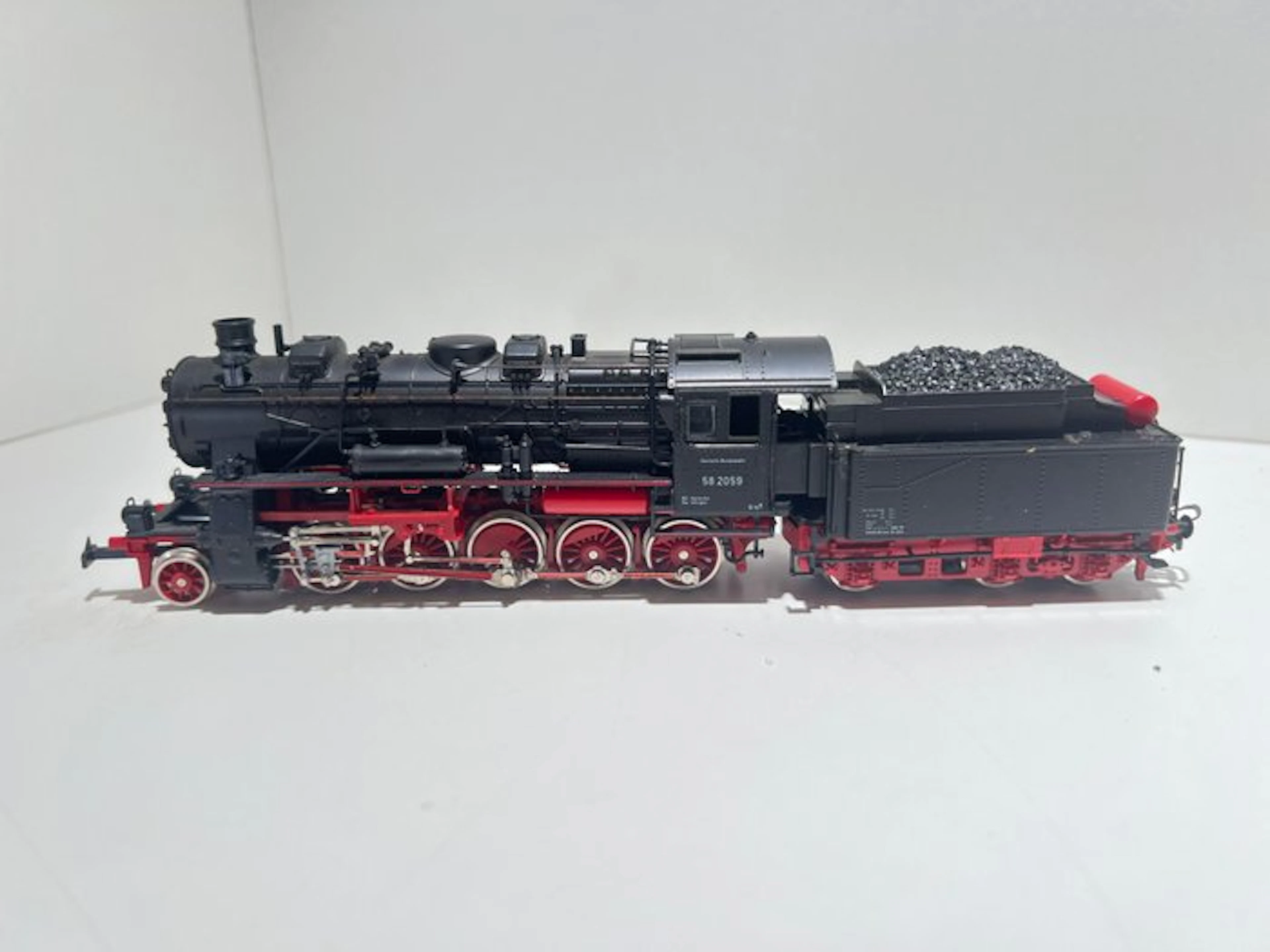 Roco H0 - 4112 - Steam locomotive with tender (1) - BR 58 1556 - DB