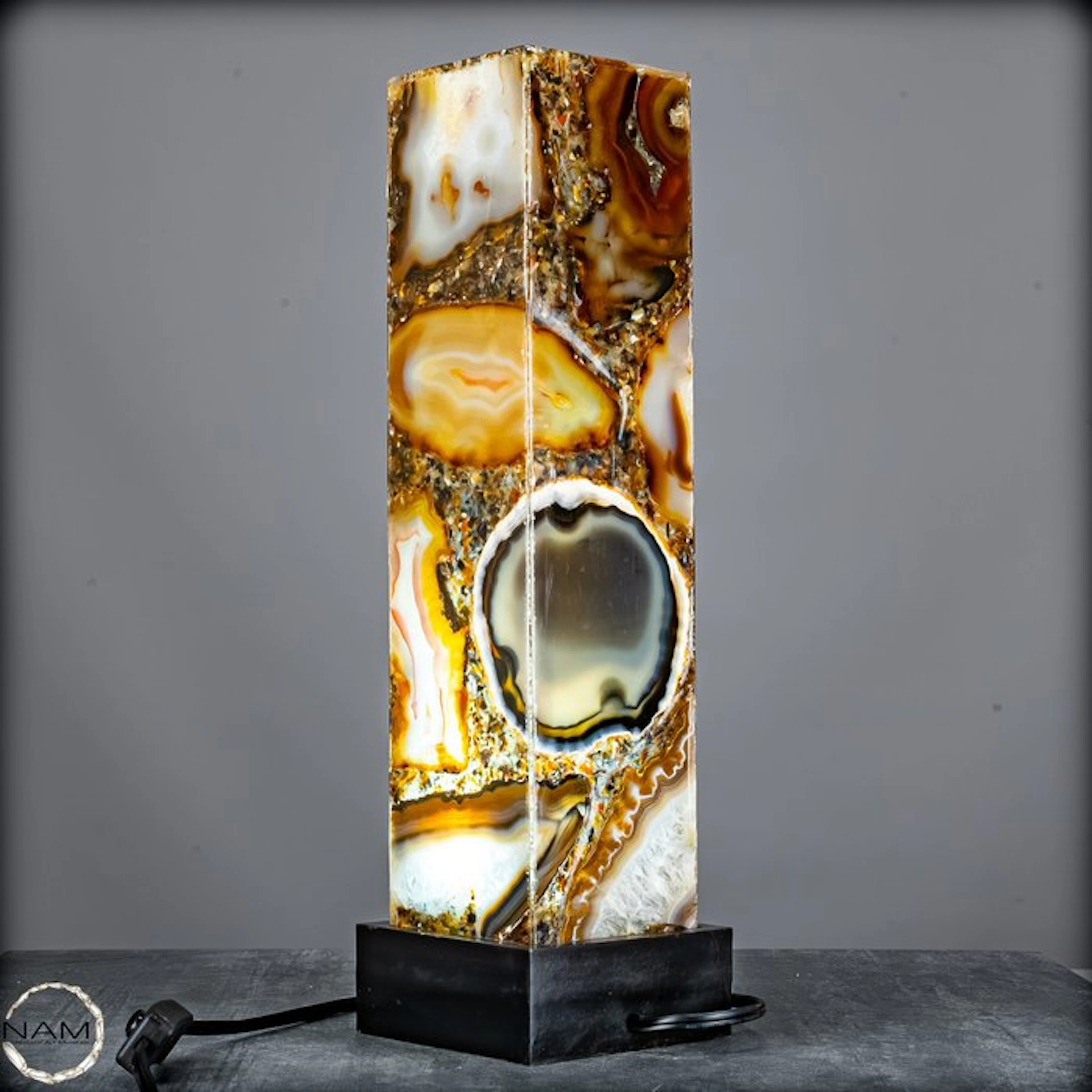 Exclusive designer agate lamp – A luxurious work of art of natural elegance