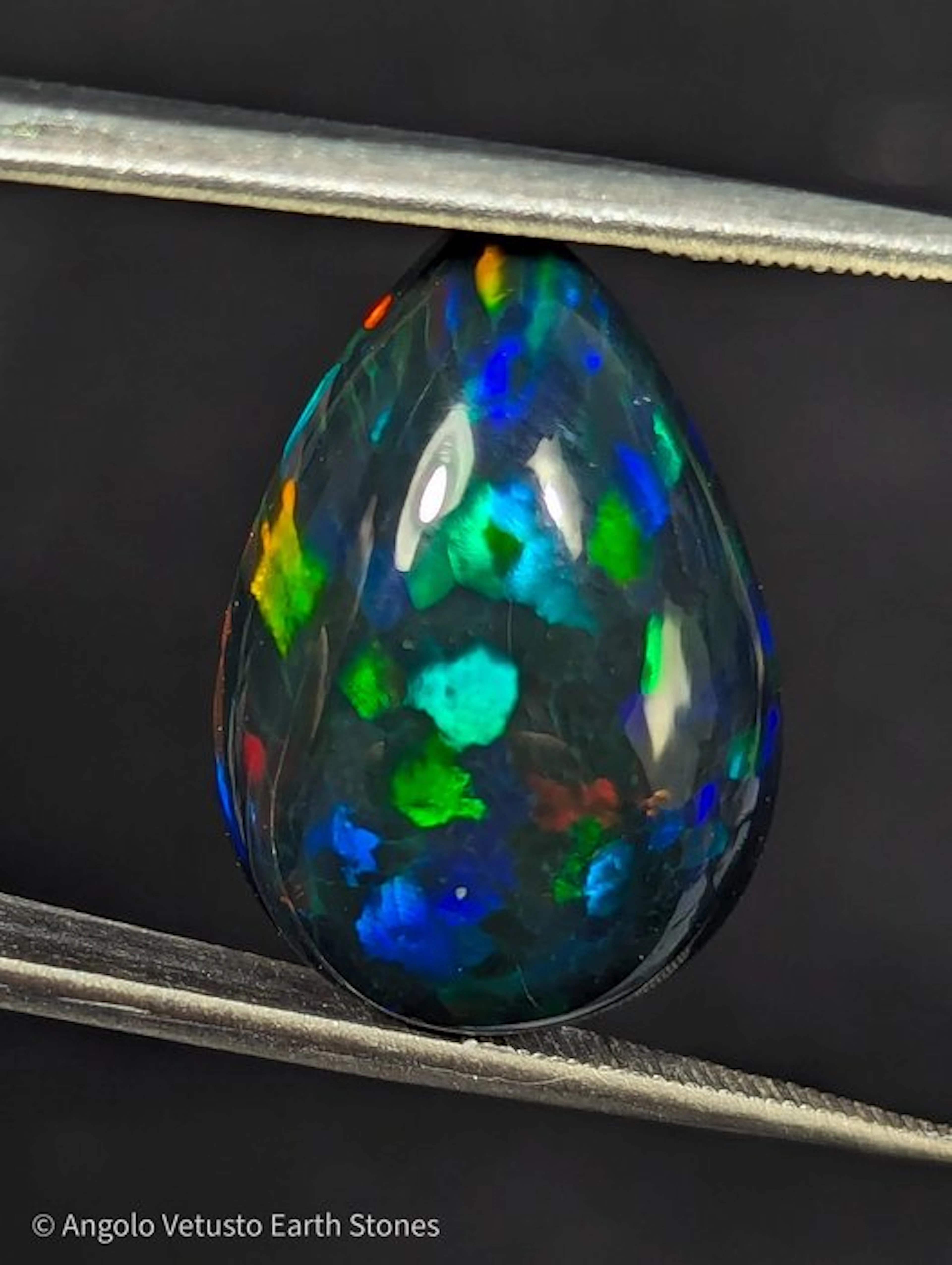 7.17 ct - Stunning Smoked Ethiopian Opal – Pear Cabochon...