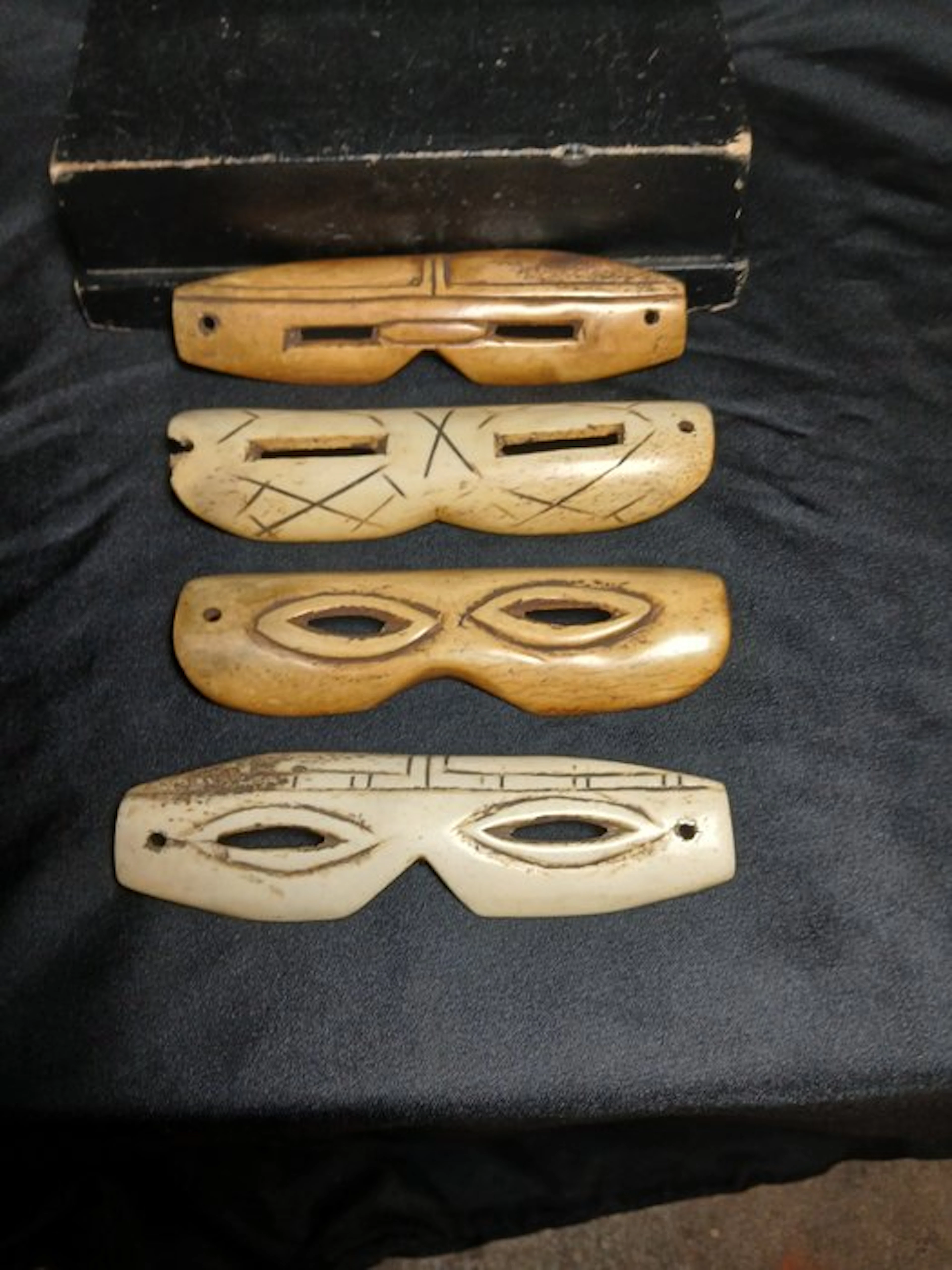 Inuit-style snow goggles - American - 21st century