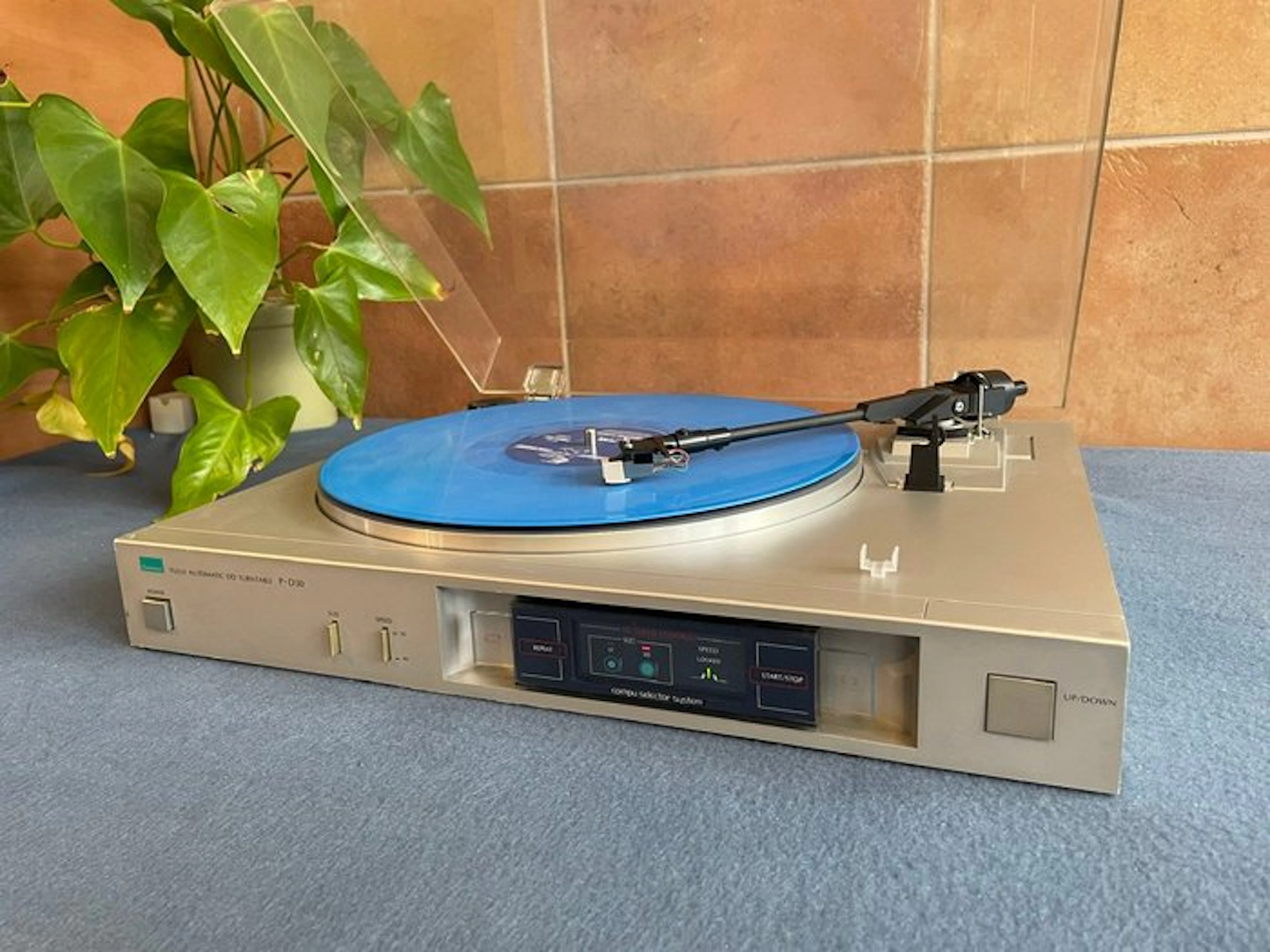 Sansui - P-D30 Fully Automatic Direct-Drive Turntable