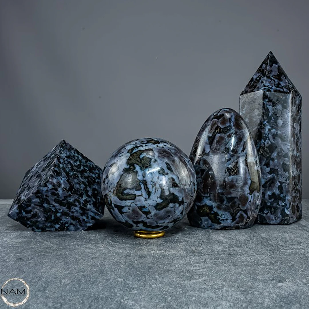 Exceptional Merlinit Set – Mystical elegance in four...