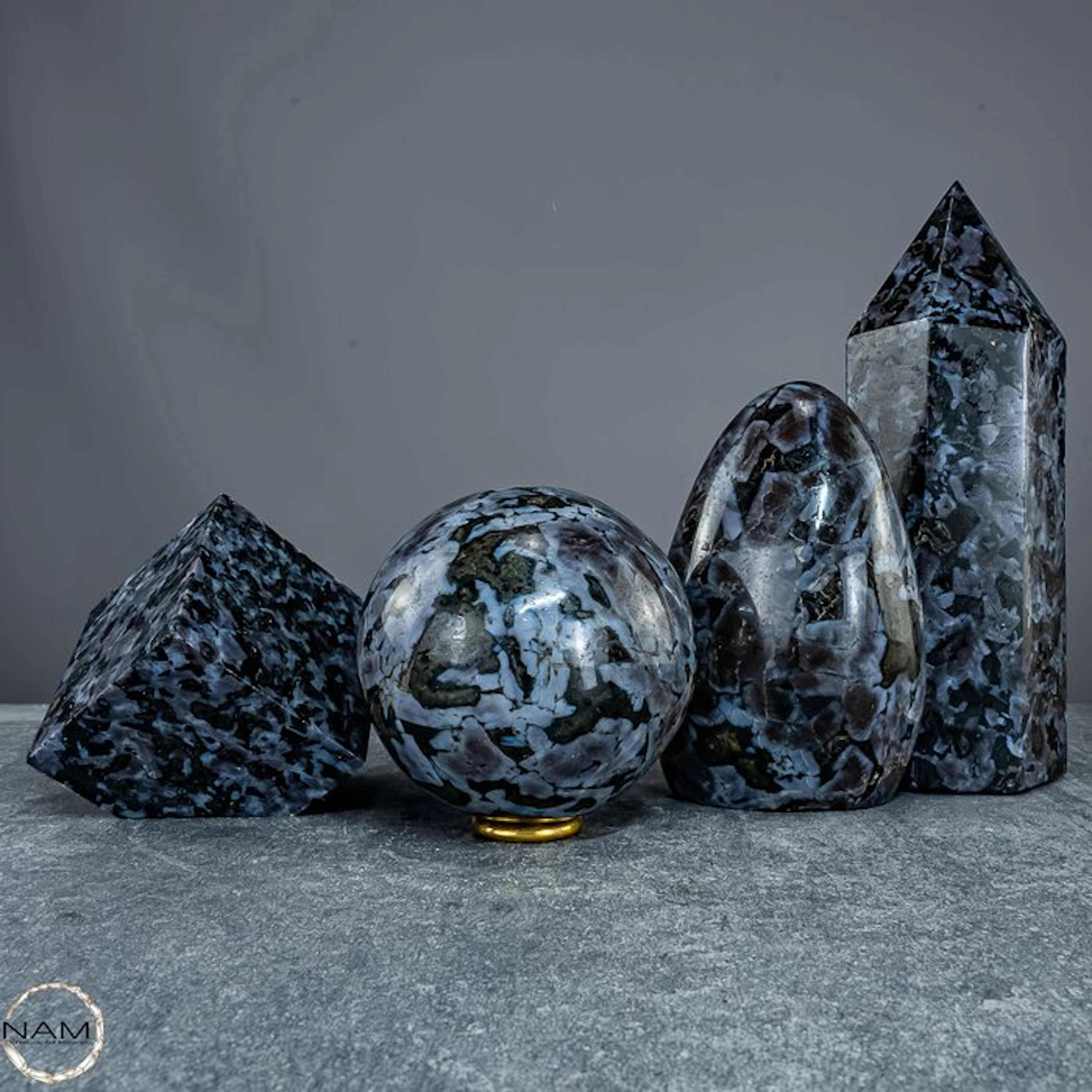 Exceptional Merlinit Set – Mystical elegance in four...