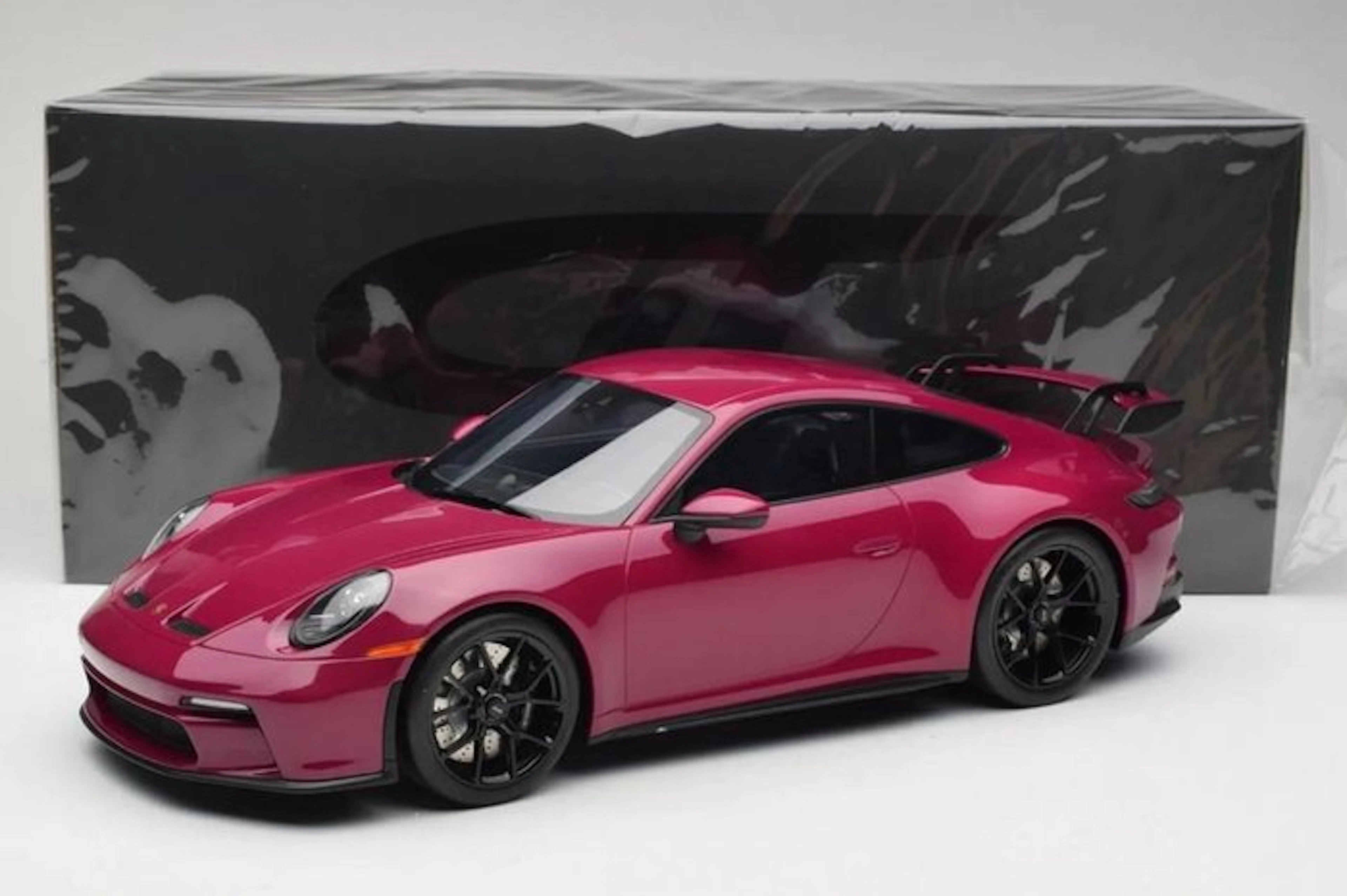 GT Spirit 1:12 - Model sports car - Porsche 911 (992) GT3...