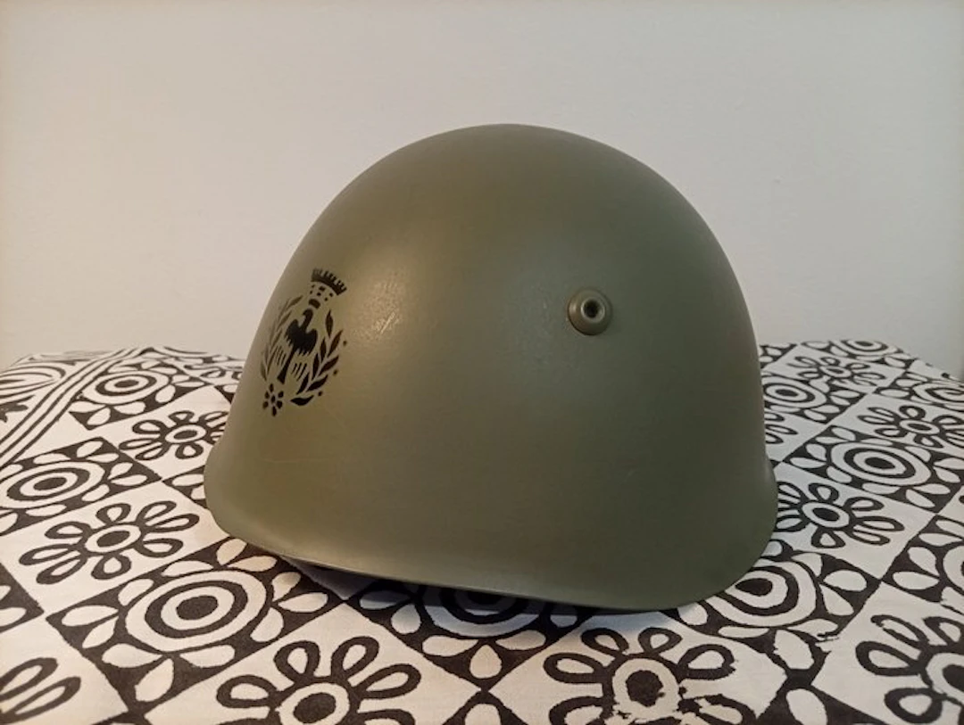 Italy - Air Force - Military helmet - New Model 33 Helmet - Italian Air Force