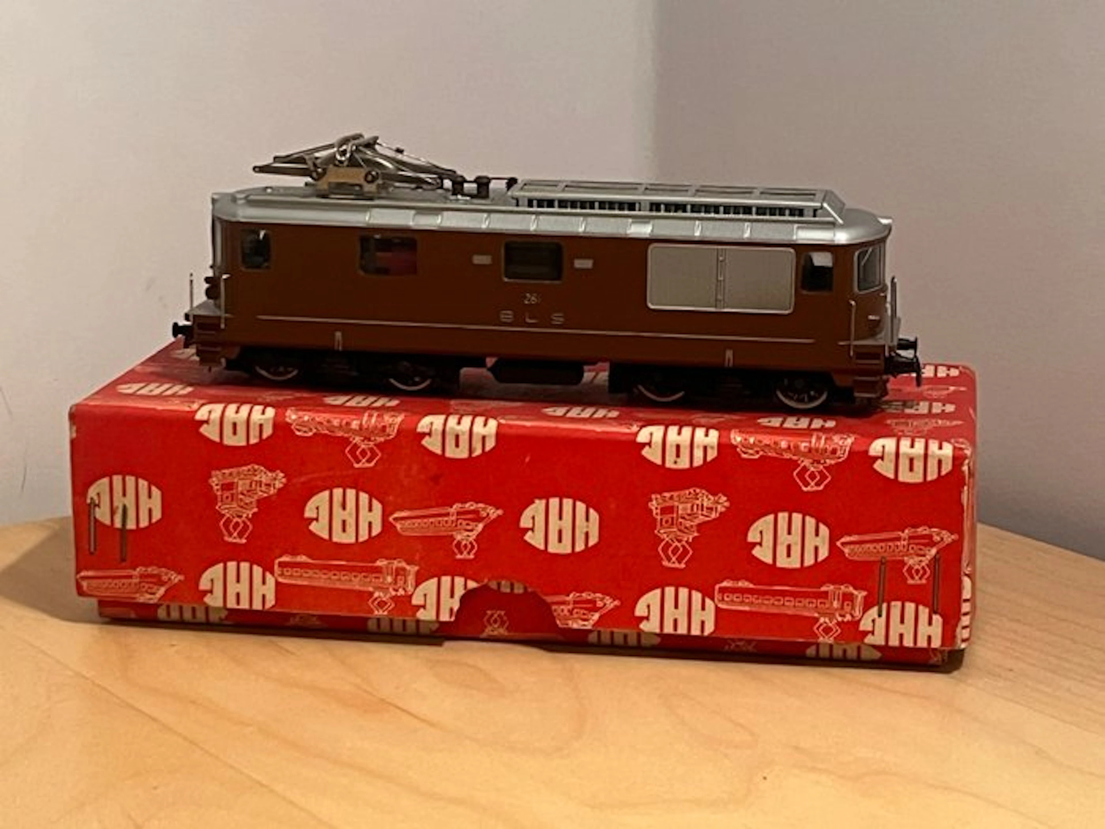 HAG H0 - 180 - Model train (1) - "Re 4/4" 261 - BLS