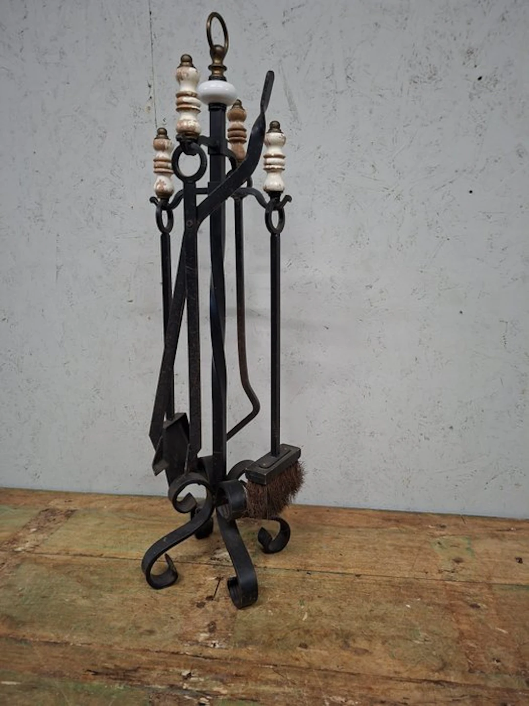 Industrial design Chimneypiece - 1940-1950 - Fireplace set in forged iron.
