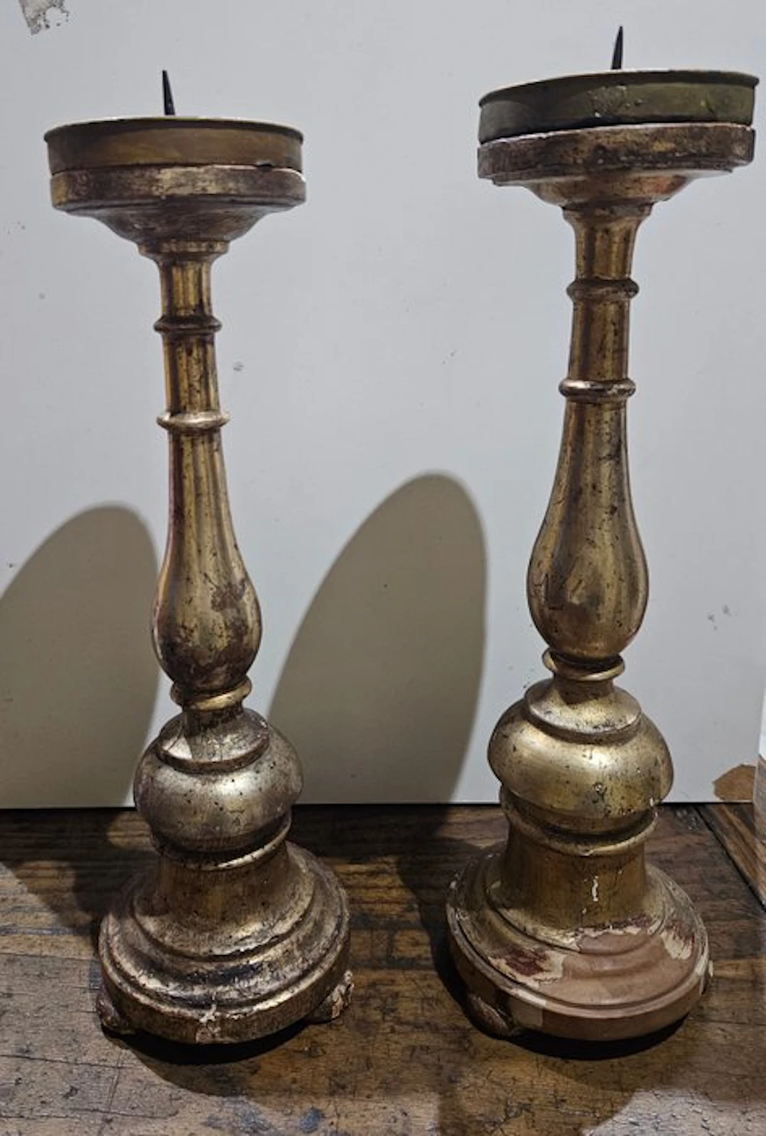 Candlestick (2) - Wood, Gold plated - A pair of torchieres
