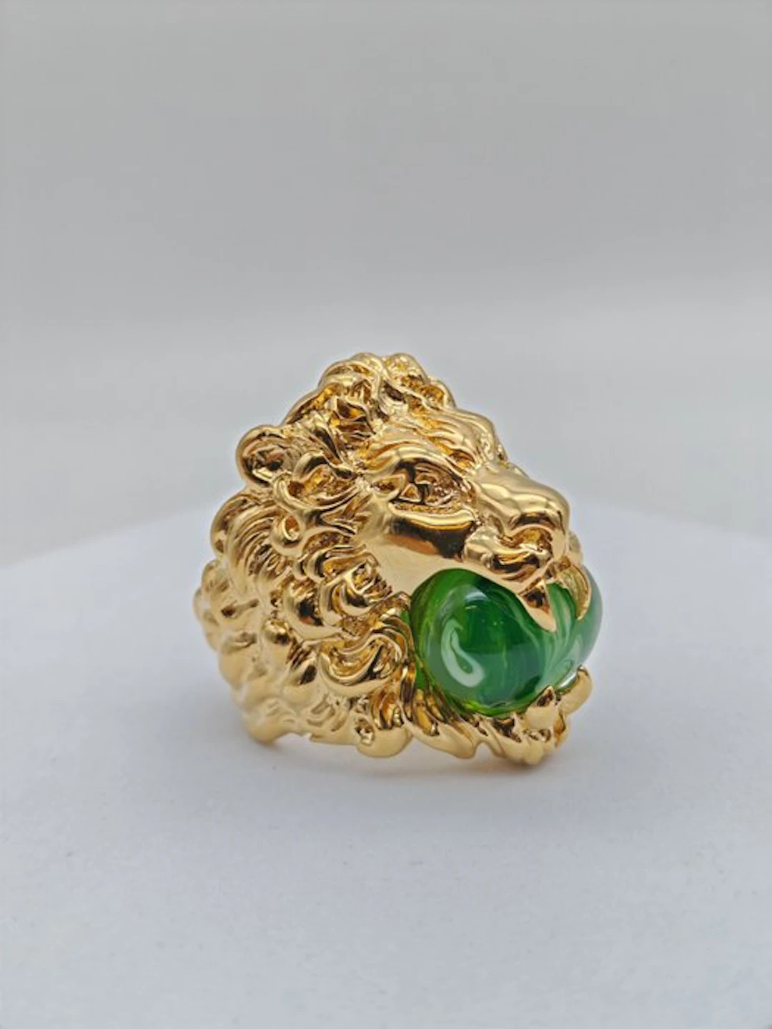 Gucci - Metal with a gold finish. - Ring