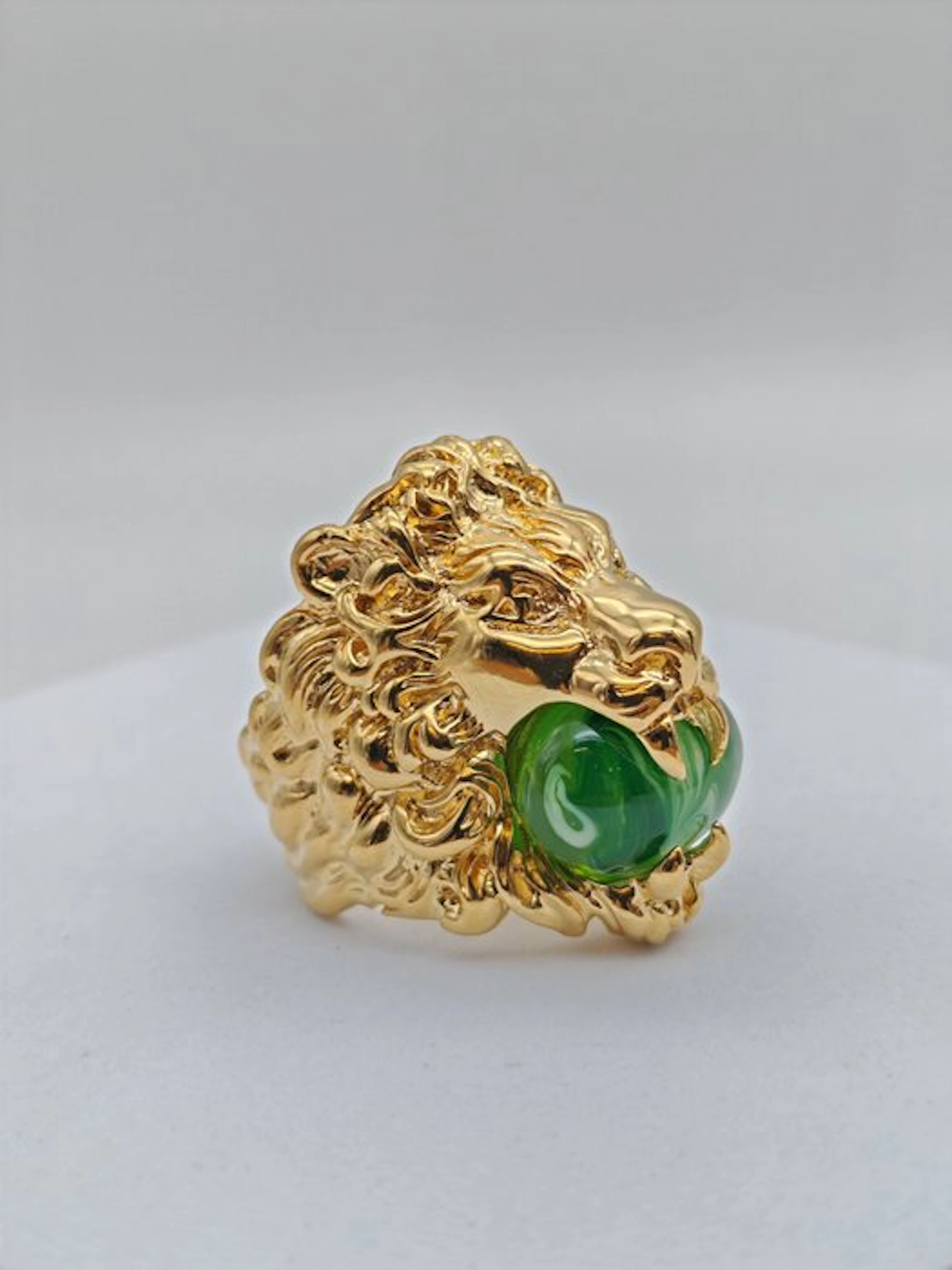 Gucci - Metal with a gold finish. - Ring