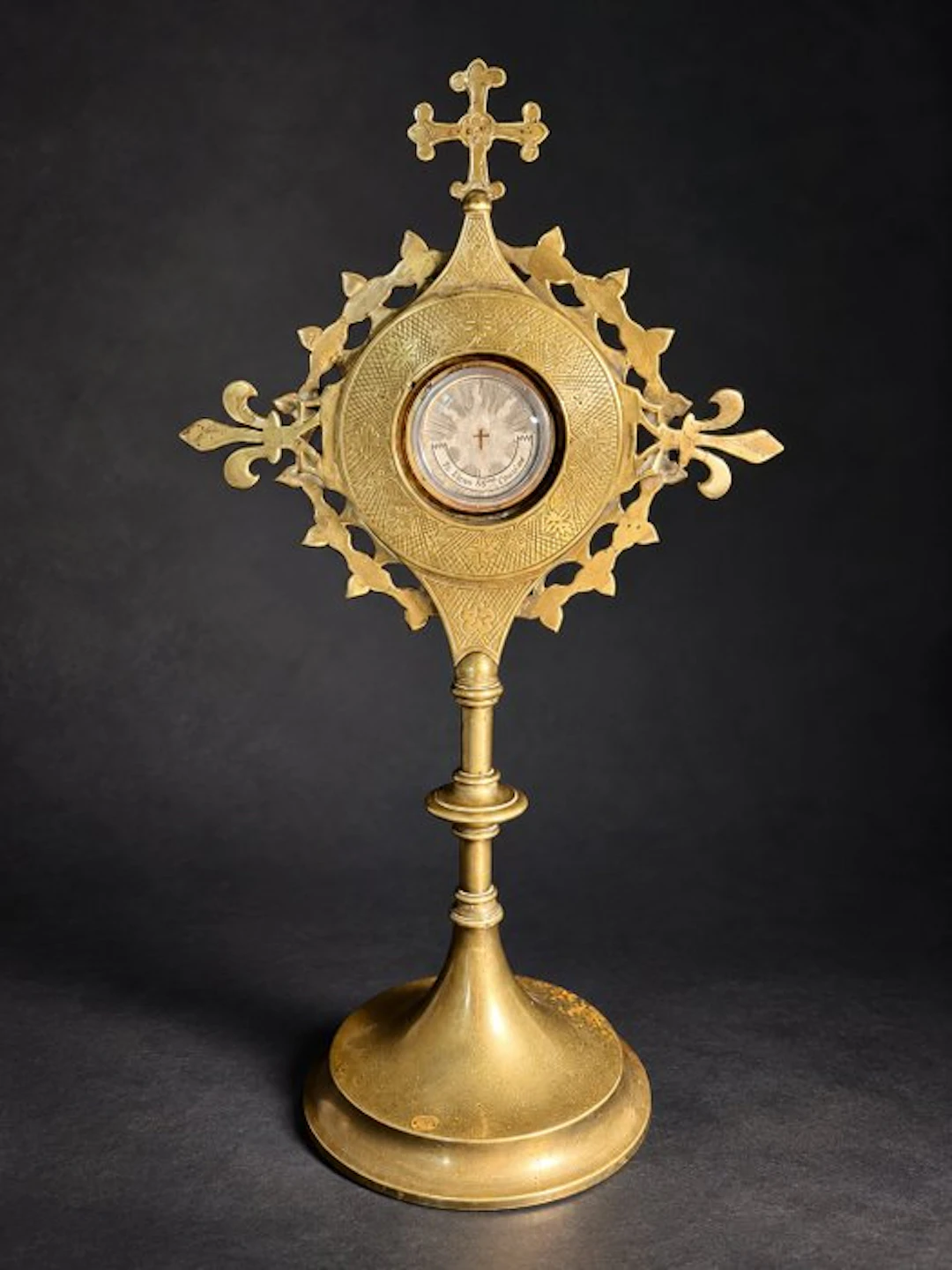 Reliquary - Gilt brass - 1850-1900 - From the wood of the...
