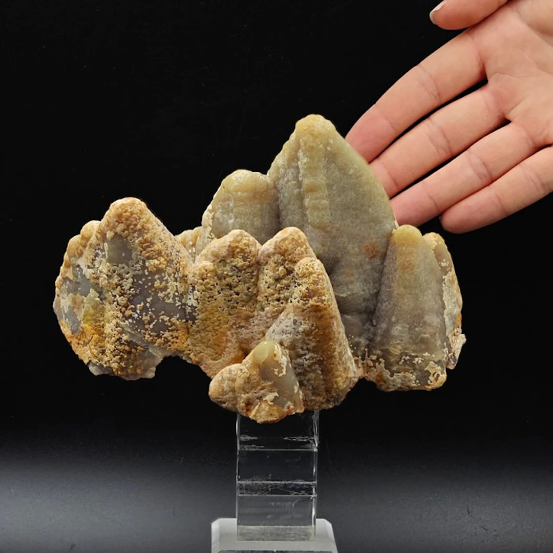 MUSEAL, MOUNTAINS OF RARE YELLOW SMITHSONITE