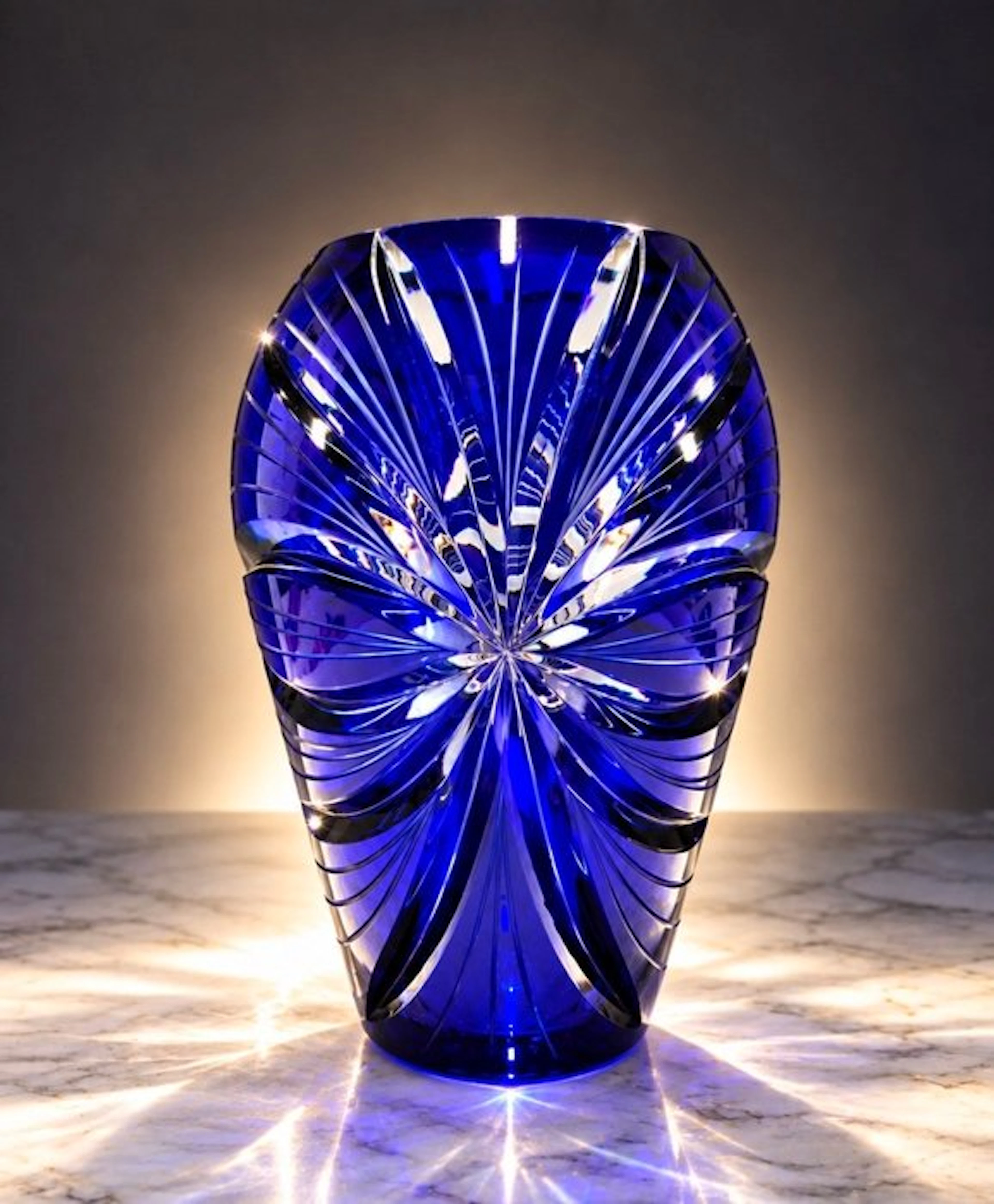 Cristallerie Rosemary - Vase - faceted cobalt blue...