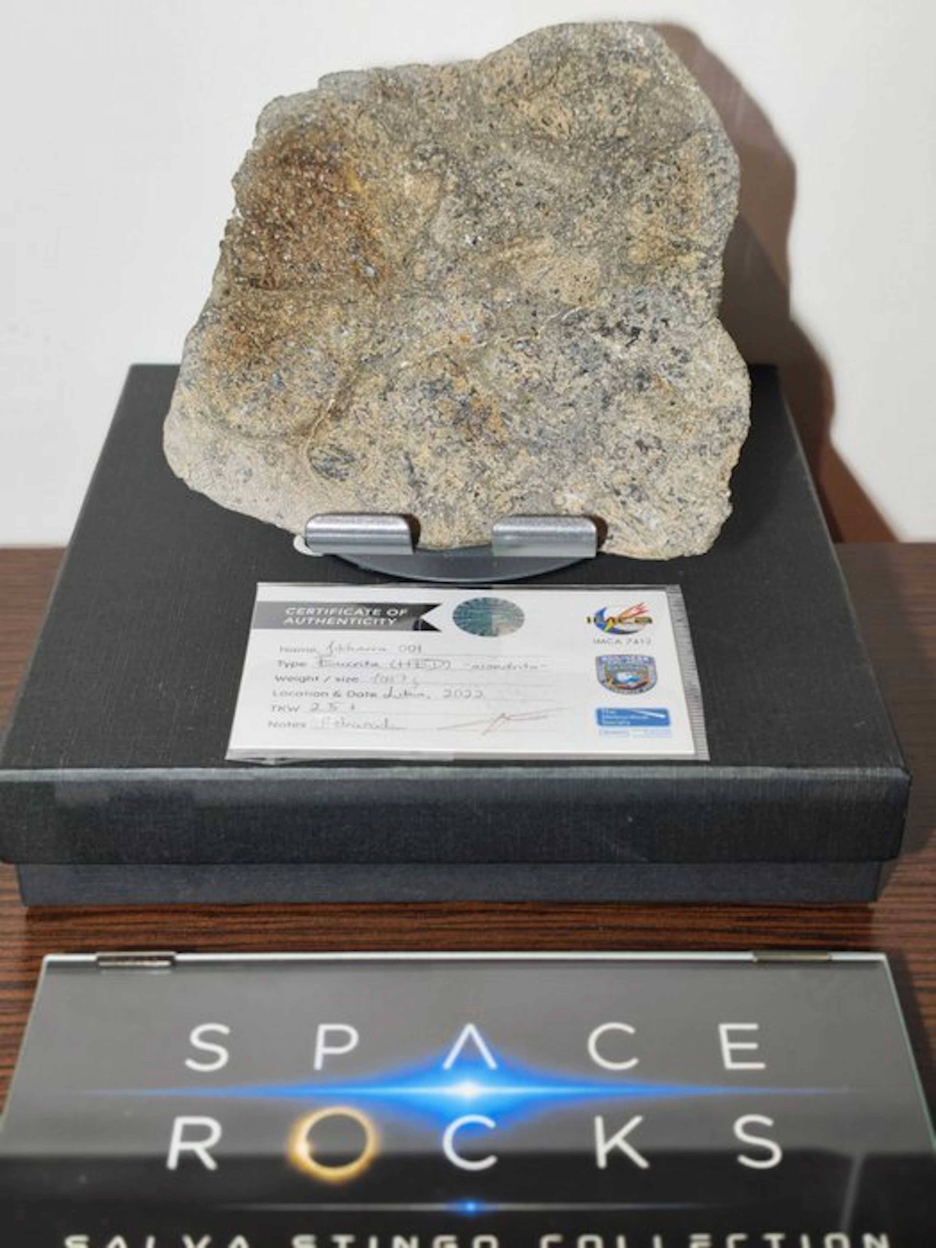 Jikharra 001 - HED achondrite meteorite; eucrite-melt breccia