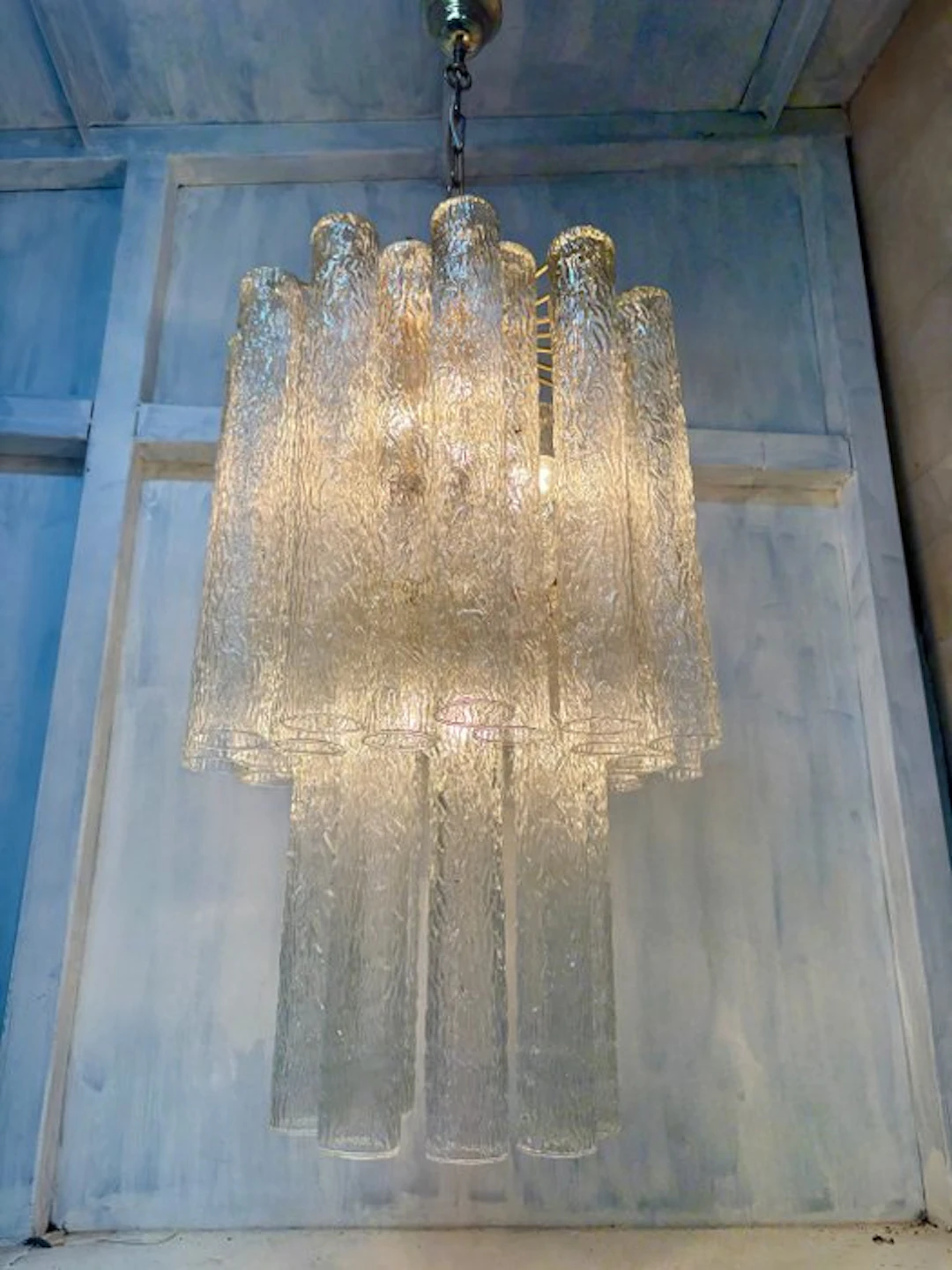 Lamp - Murano chandelier with trunk-inspired elements